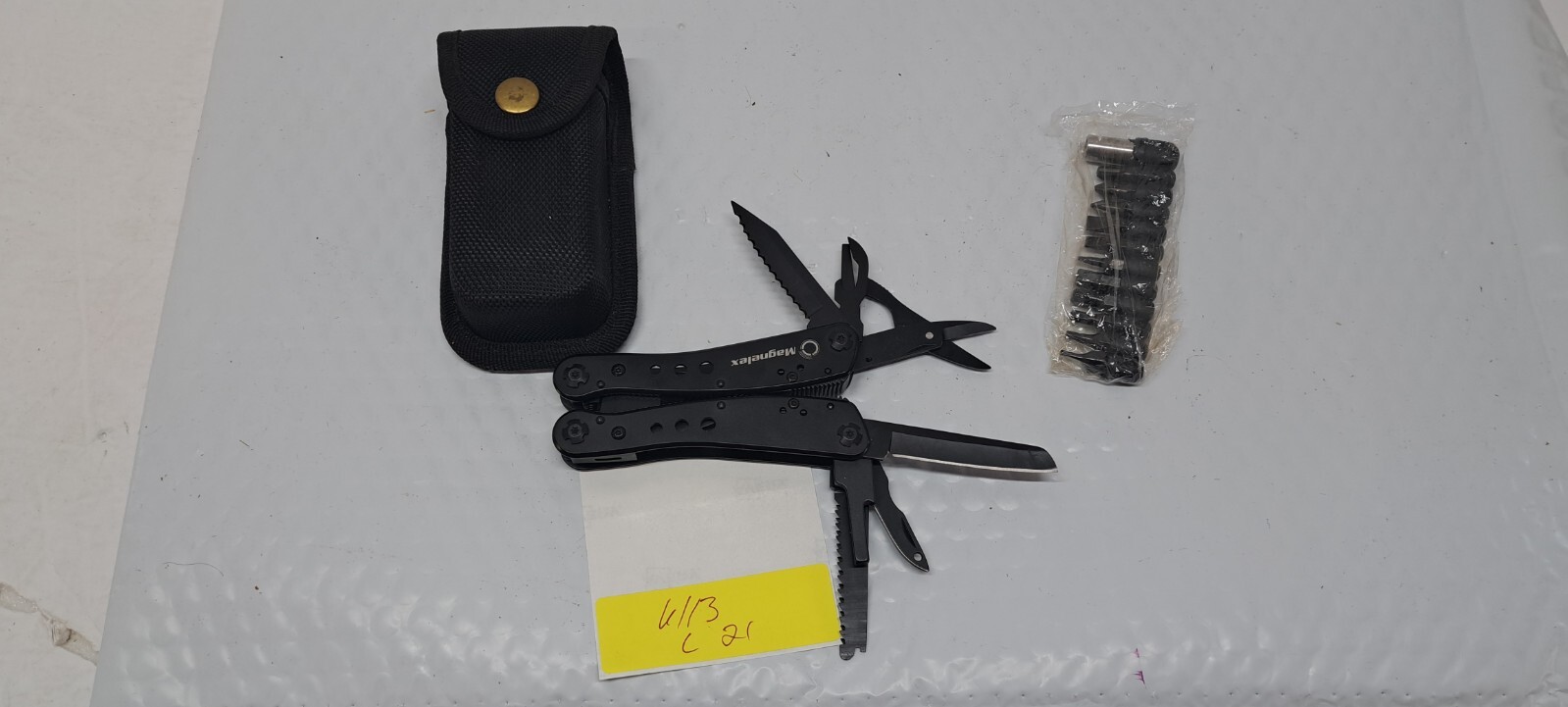 Magnelex MG-MT01 multi-tool pliers with 11 integrated components + 11 extra bit