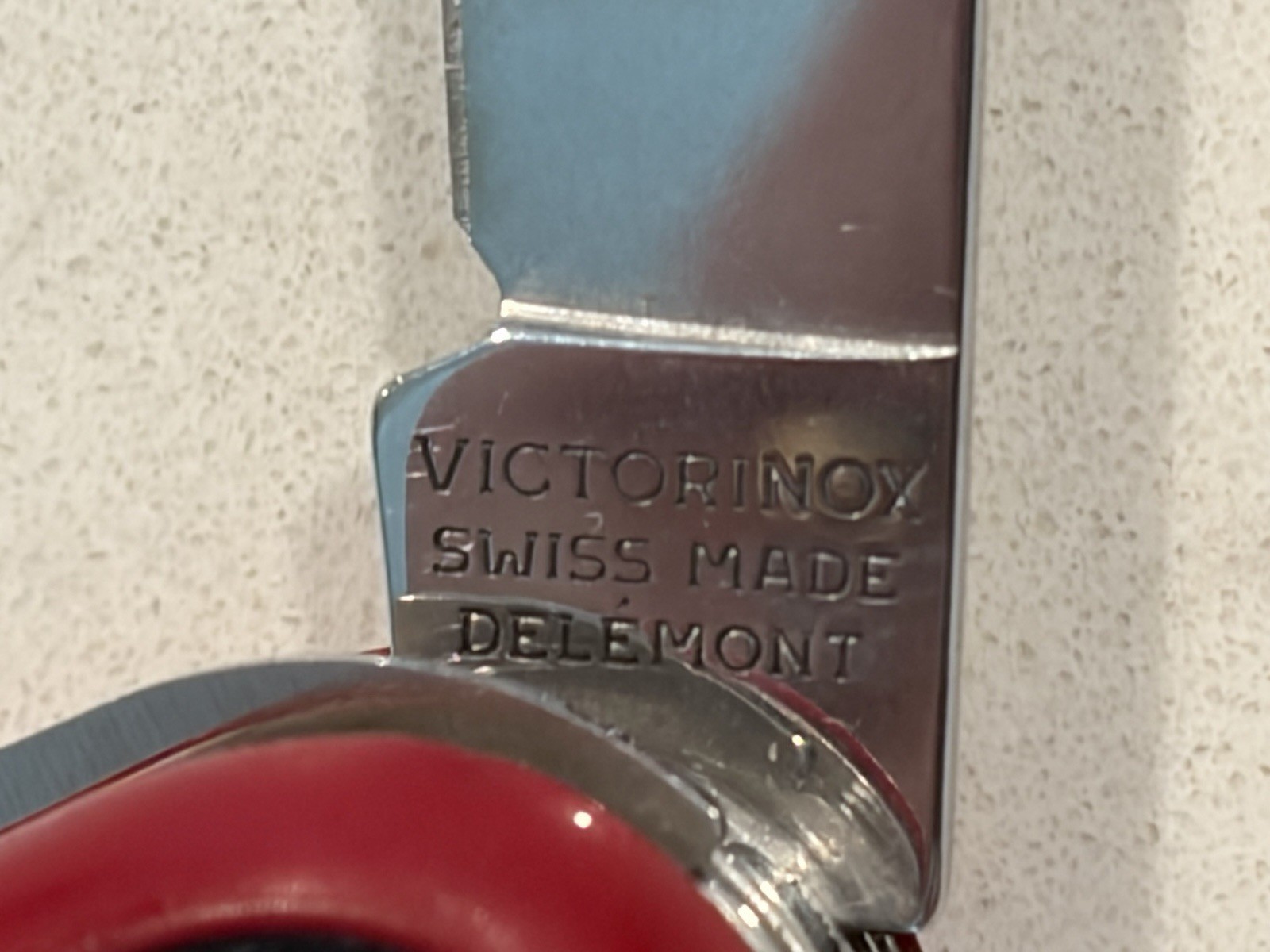 Victorinox Swiss Army Knife, EvoGrip 18 Red/Black, 2.4913.CUS2 or 2.4913.C NIB