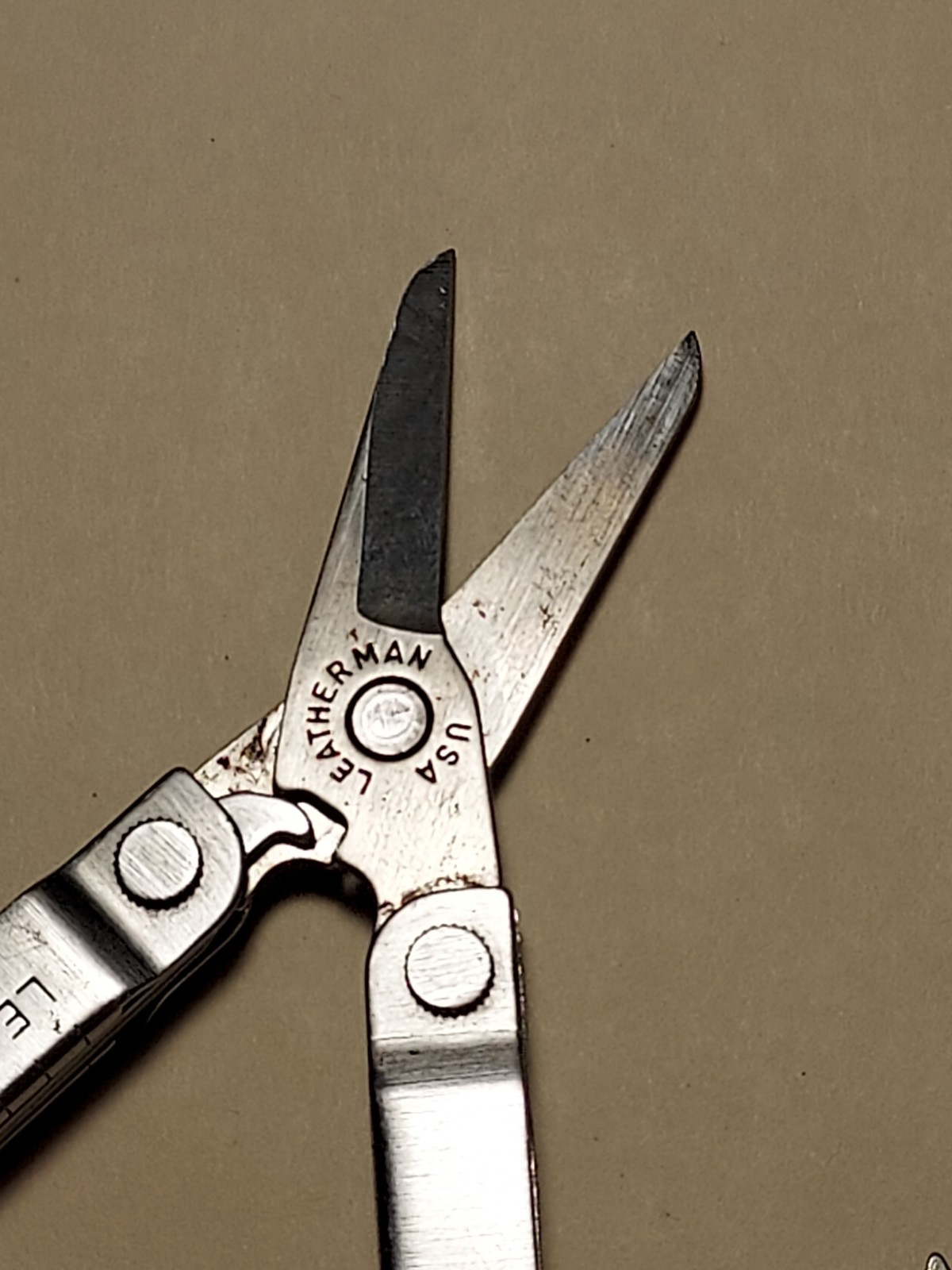 Leatherman USA Micra Keychain Pocket Multi-Tool Knife, Scissors, File 2.5″