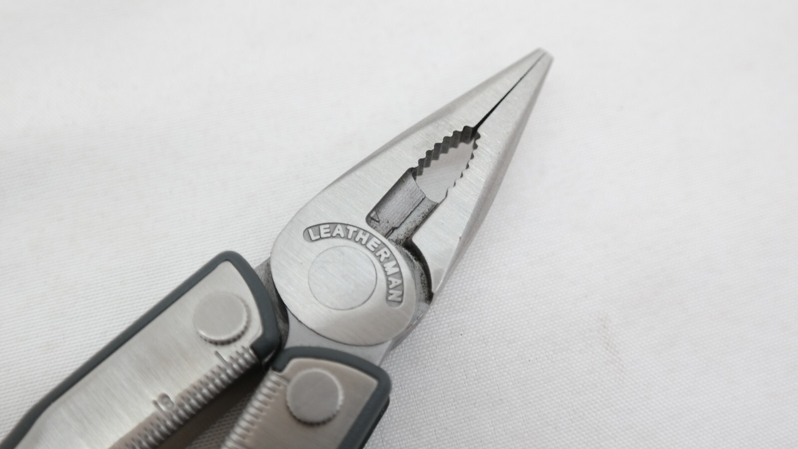 Leatherman Kick Multi-Tool, Retired, w/ Leather Sheath – Collectible TF