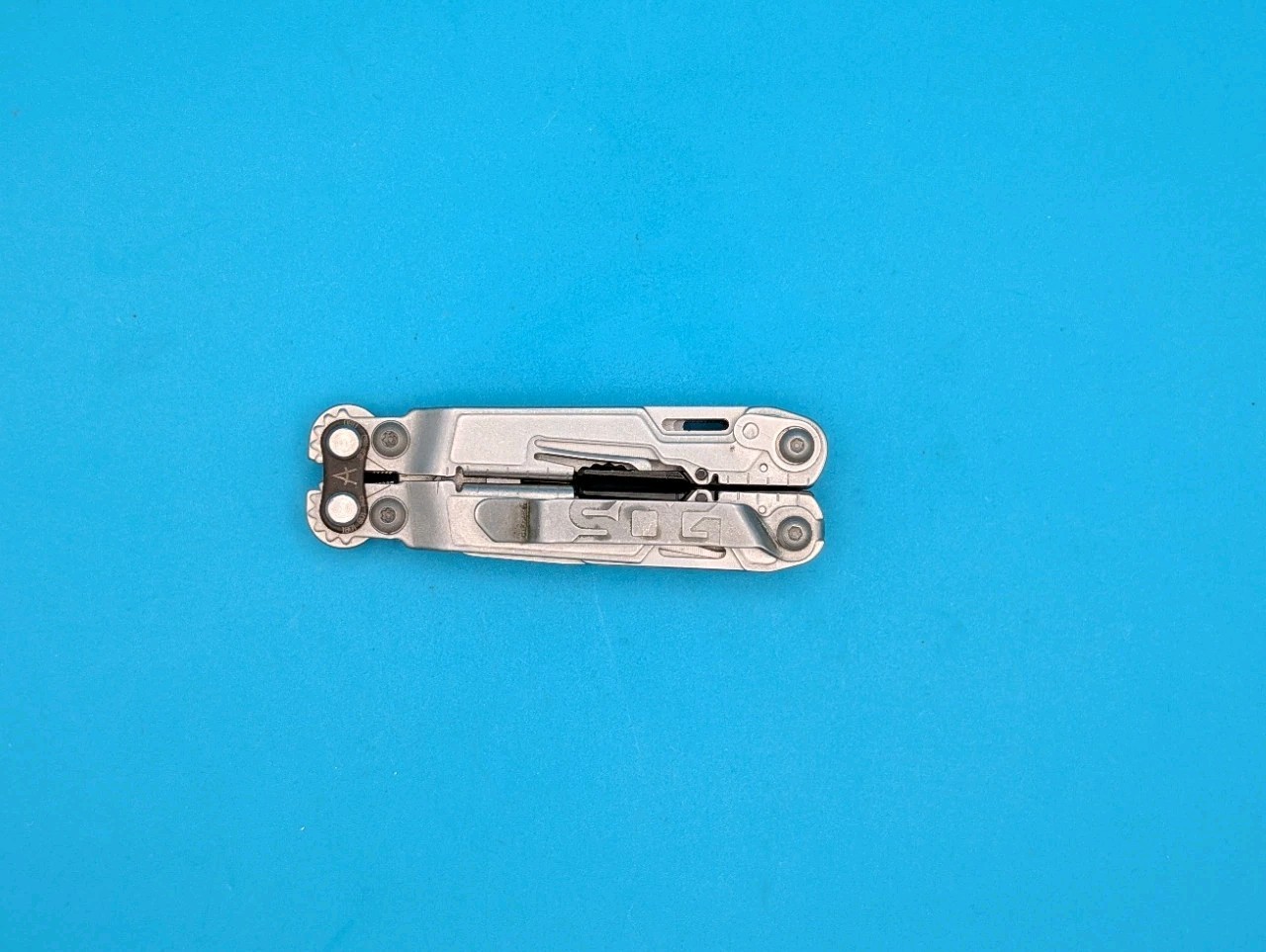 SOG PowerPint Tool Compact Lightweight Silver Multi-Tool!