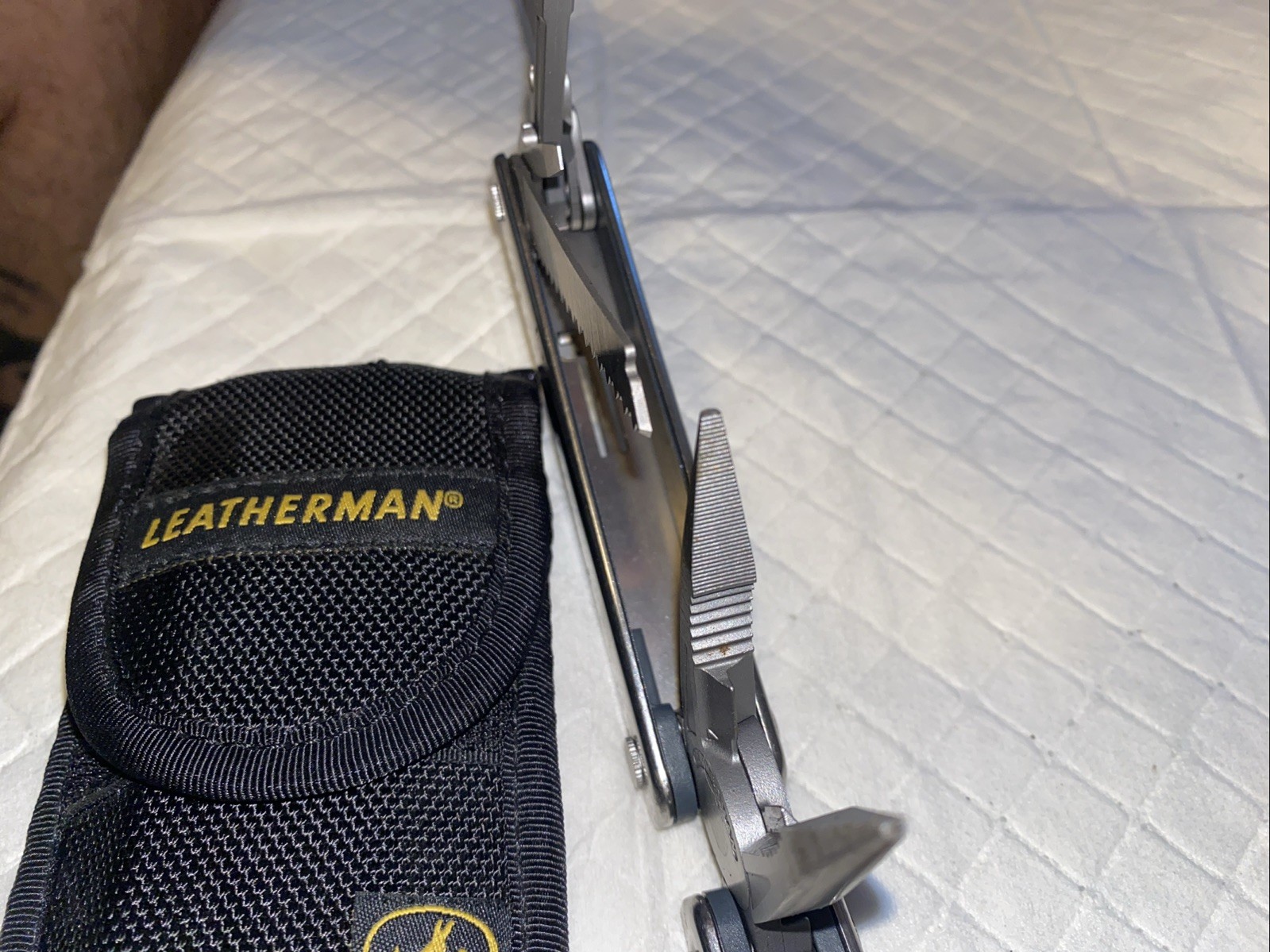 VINTAGE LEATHERMAN CORE MULTITOOL CONDITION USED