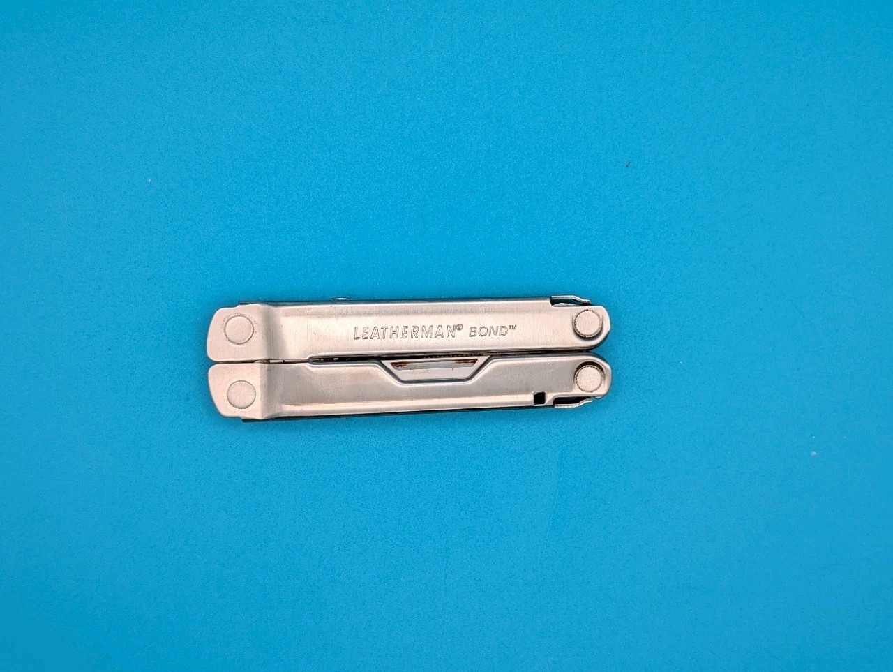 LEATHERMAN Bond Multitool, Stainless Steel Everyday Tool! USED