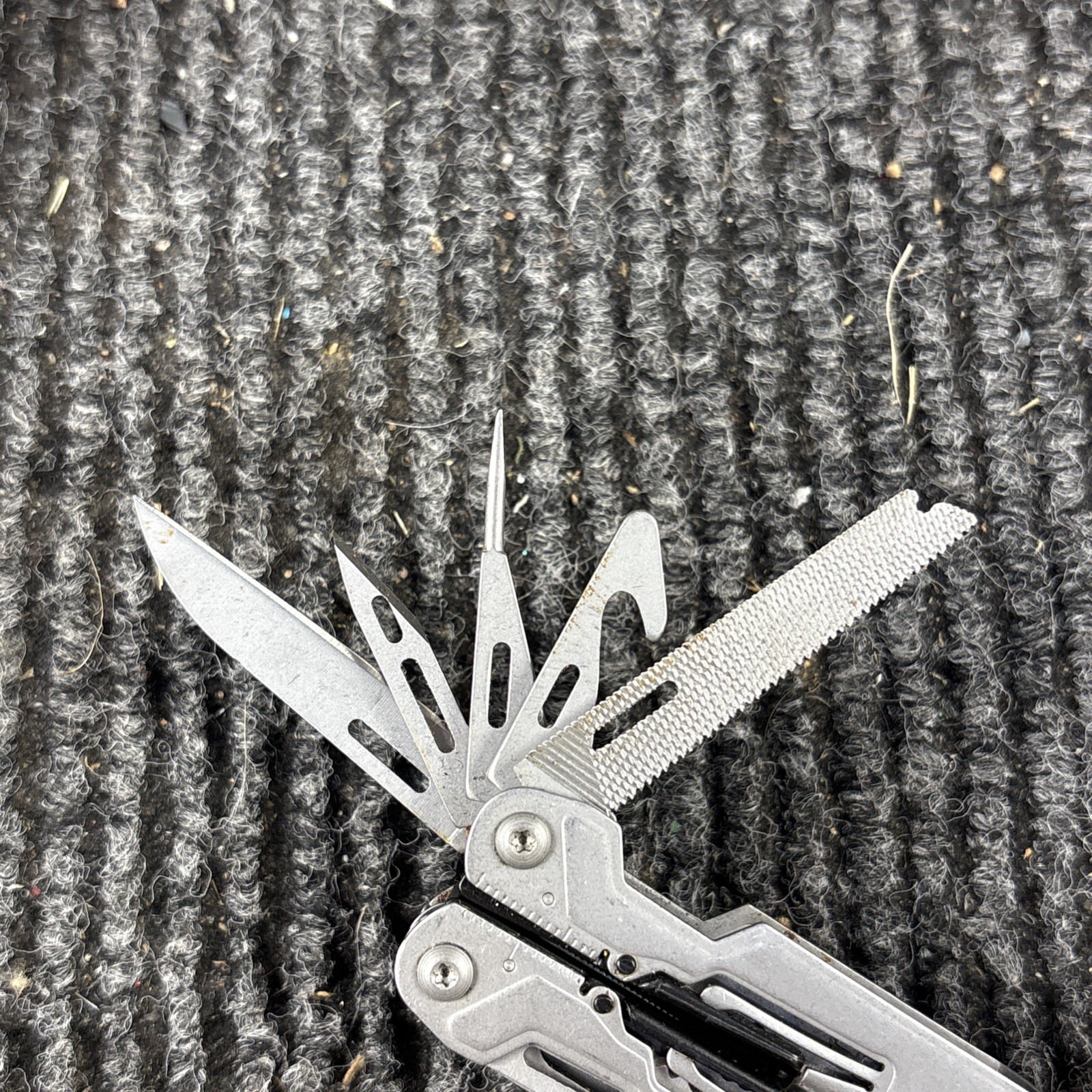 SOG POWER PINT MULTI TOOL PLIERS KNIFE SMALL (409)