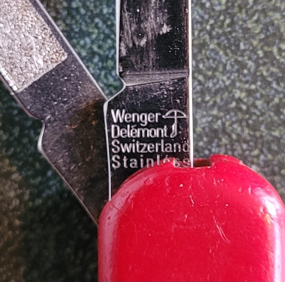 Wenger Delémont Red Swiss Army Multi-Tool Knife Scissors Tweezers Toothpick File