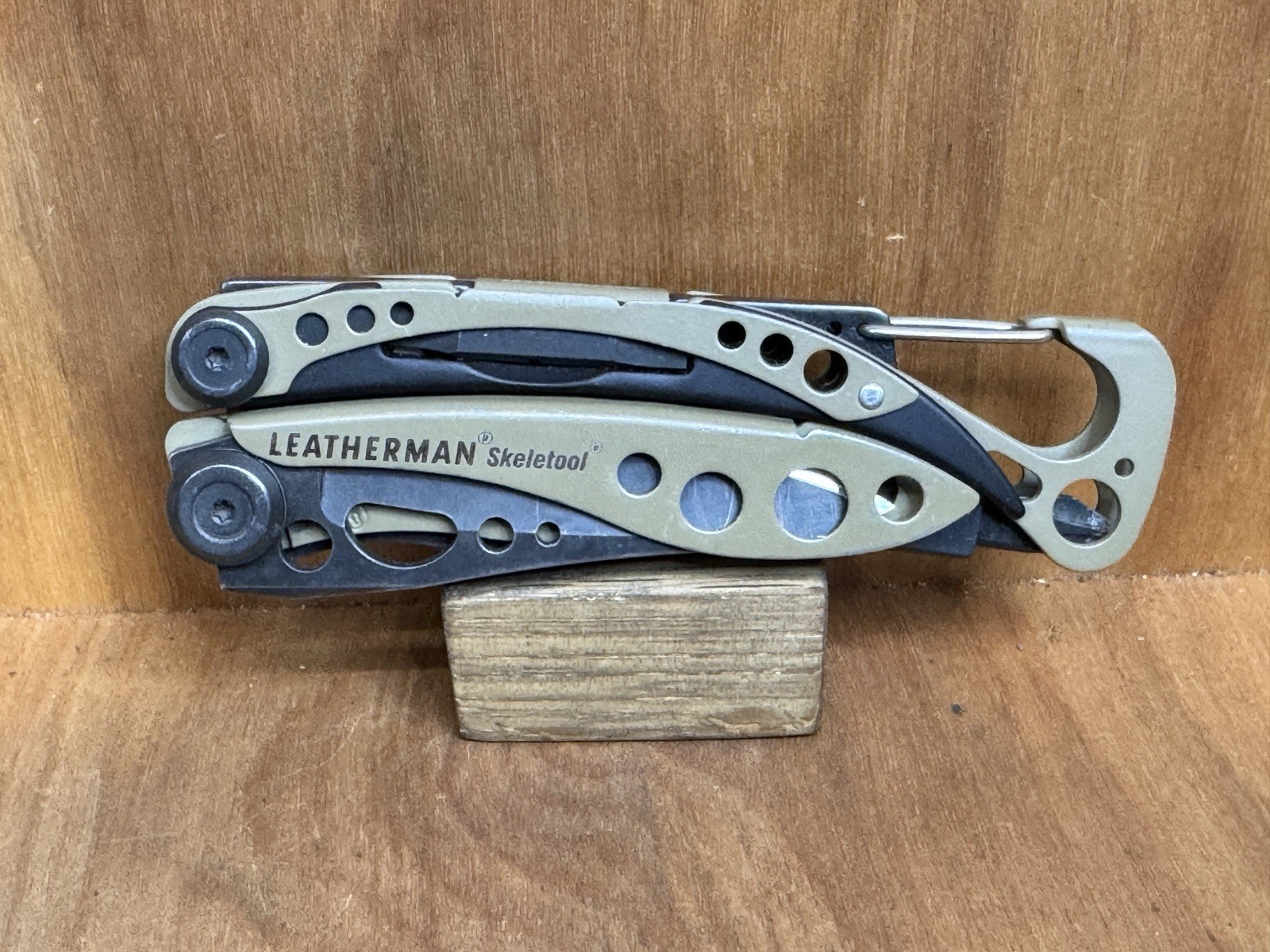 LEATHERMAN SKELETOOL Coyote/Black Multi Tool Combo Blade EXCELLENT!