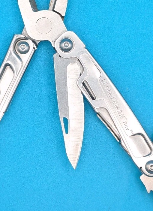 Leatherman Rev 3.8″ Multi-Tool, Stainless! *SOME RUST ON ITEM*