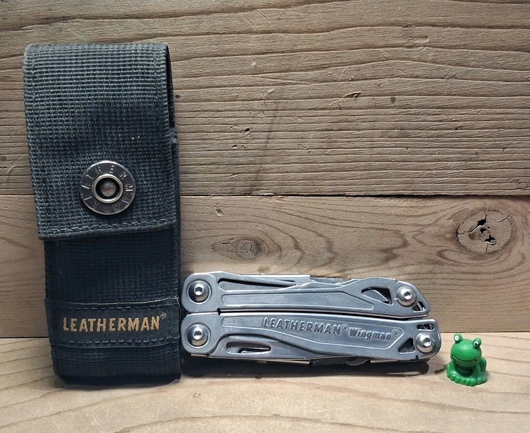 LEATHERMAN WINGMAN MULTI-TOOL MADE 03/25 PERFECT CONDITION WITH SHEATH