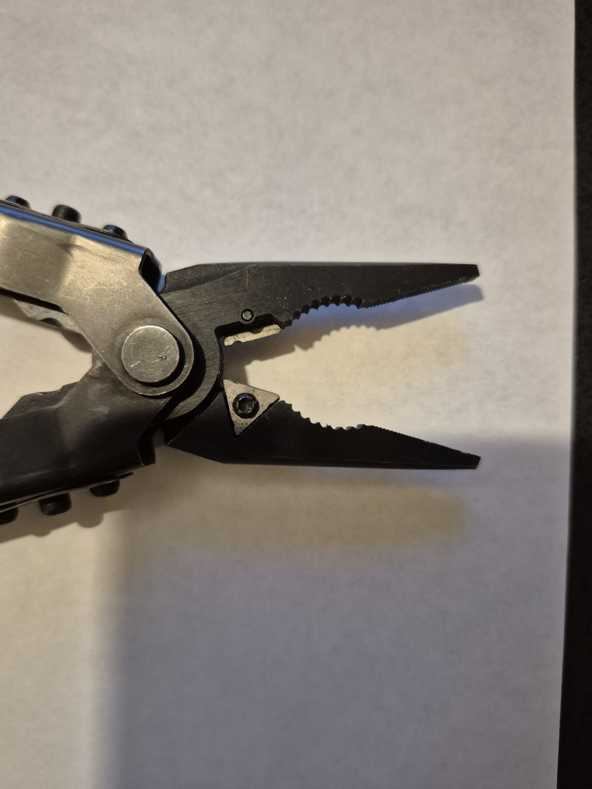 MILITARY ISSUE GERBER BLACK OXIDE MP600 NEEDLE NOSE PLIERS MULTI-TOOL