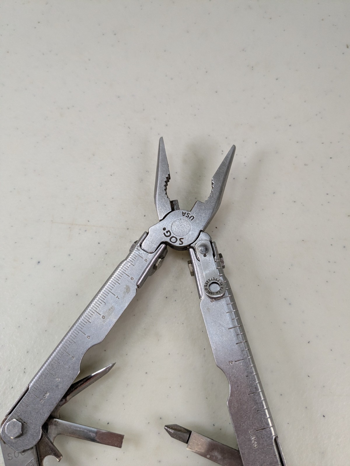 SOG Paratool Multi-Tool USA Survival Knife Pliers Multiple Blades