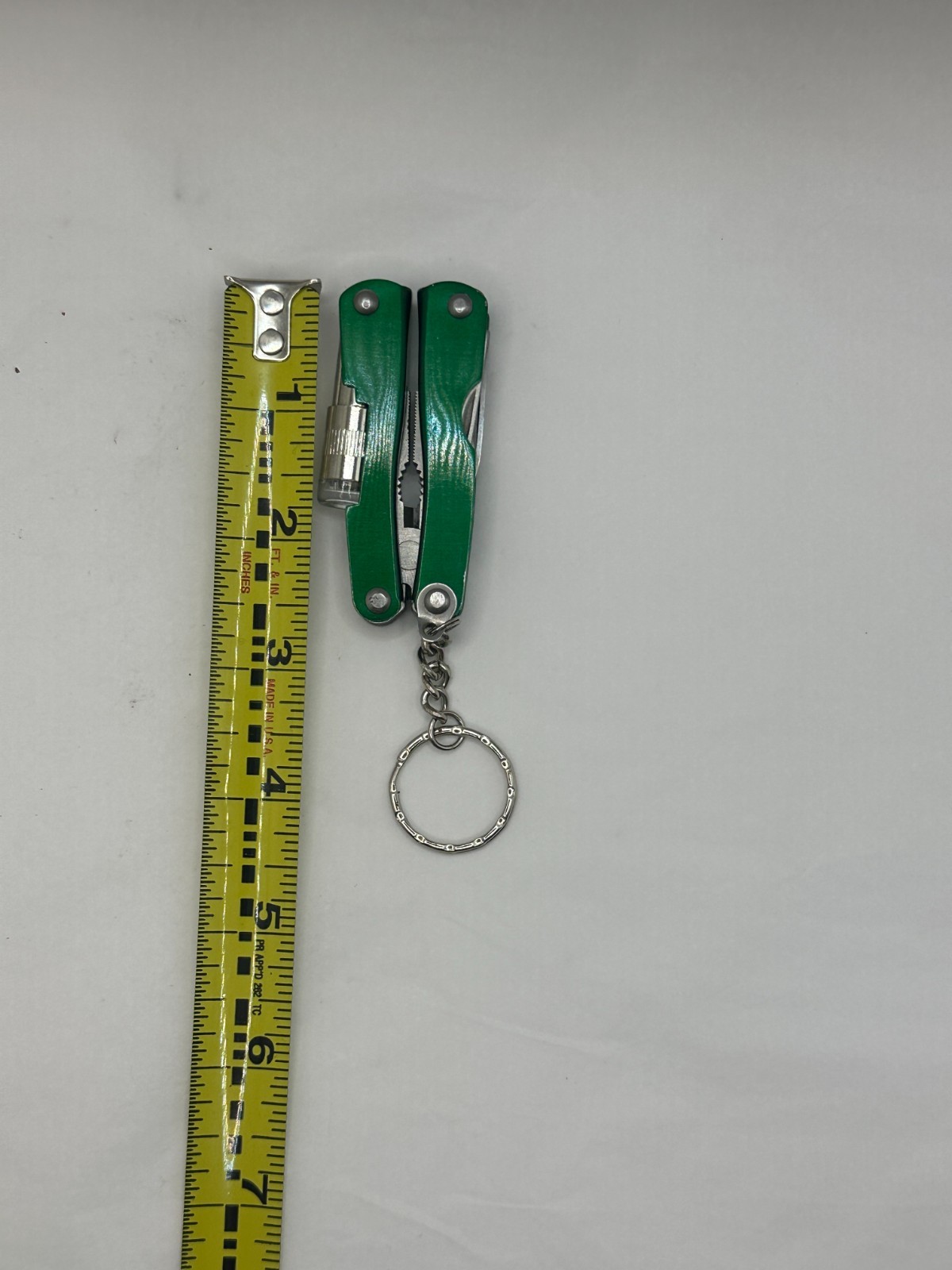 Cabelas Pocket Multi-Tool Flashlight Serrated Knife Can Opener Pliers 2 Drivers