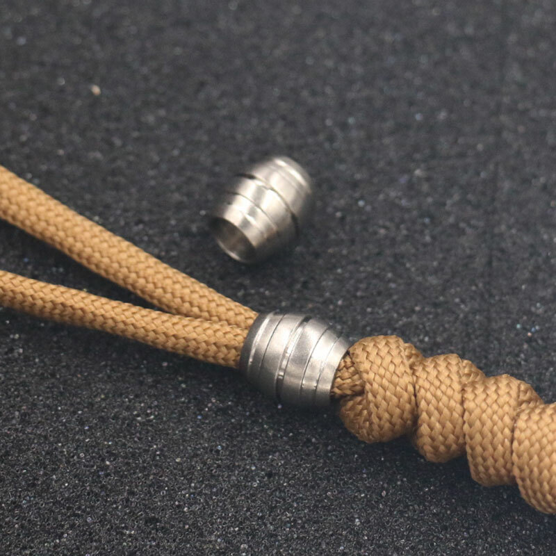 2pcs Titanium Bead Knife Parachute Lanyard Bead EDC Pendant Beads Keychain Tool
