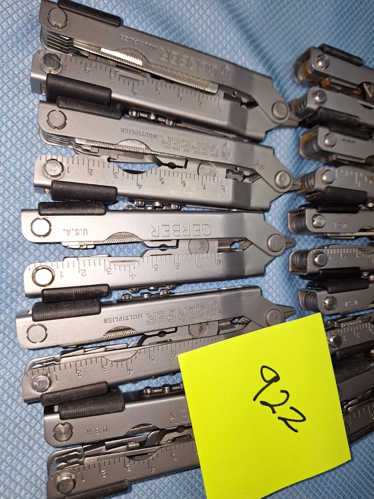 1 SILVER GERBER Multi Tools gifts one tool at random Lot 922