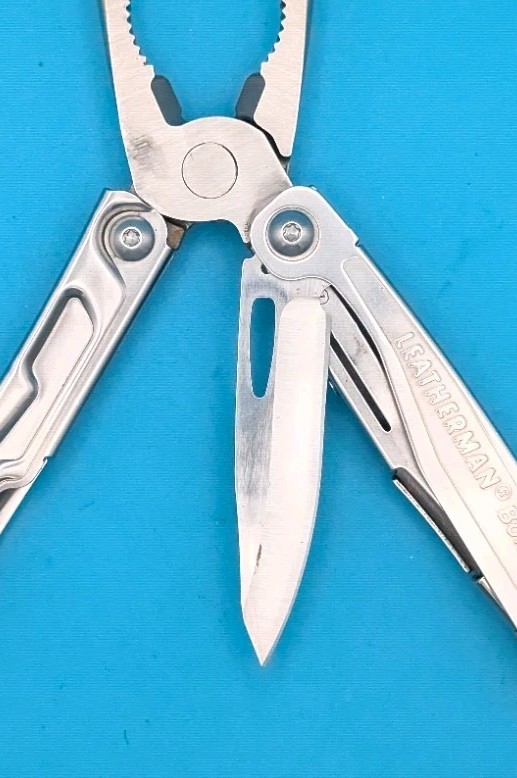 Leatherman Bolster 13 Tool Stainless Steel Multi-Tool! USED