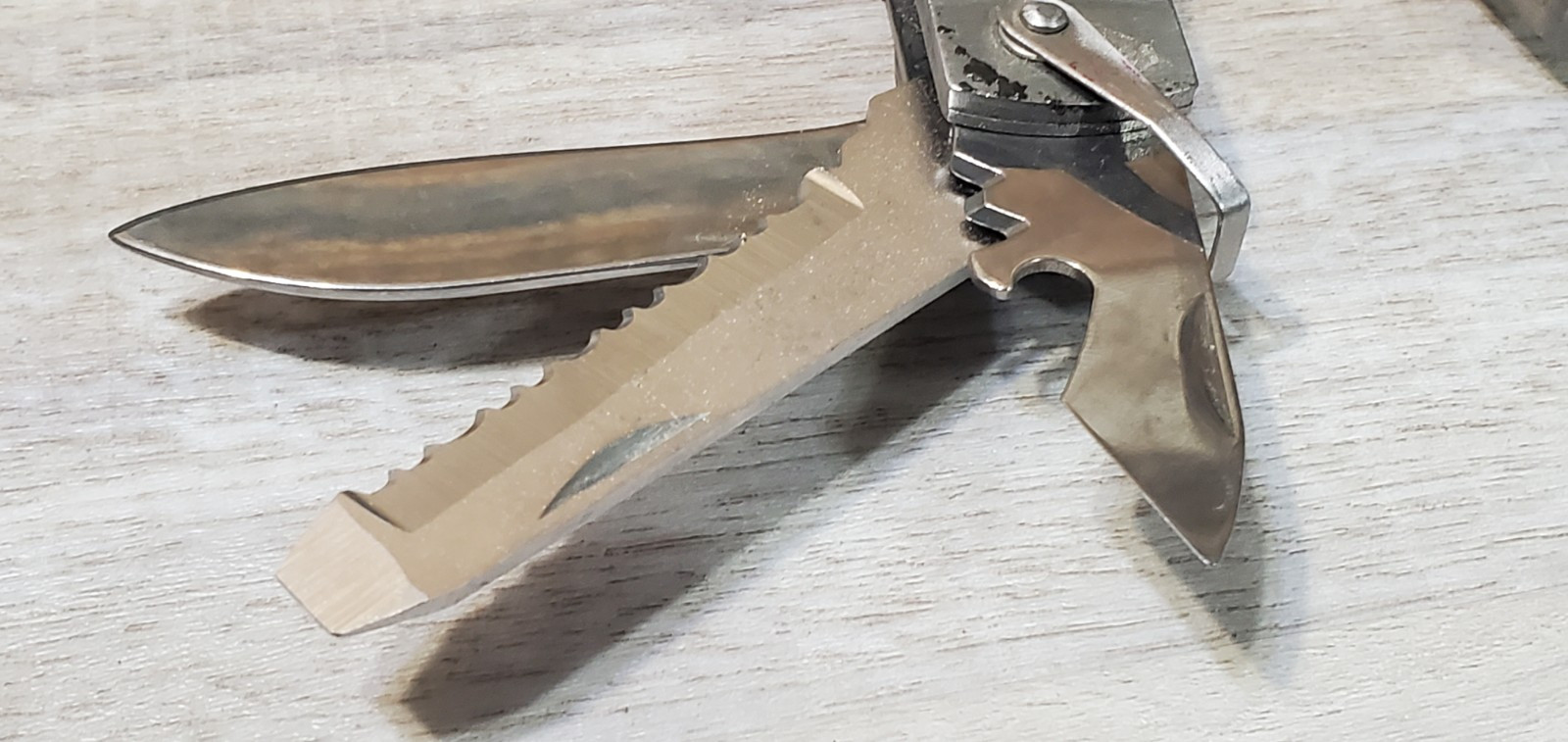Sheffield 12913 Premium 14-in-1 Claw Hammer Multi Tool Plyers Screwdriver