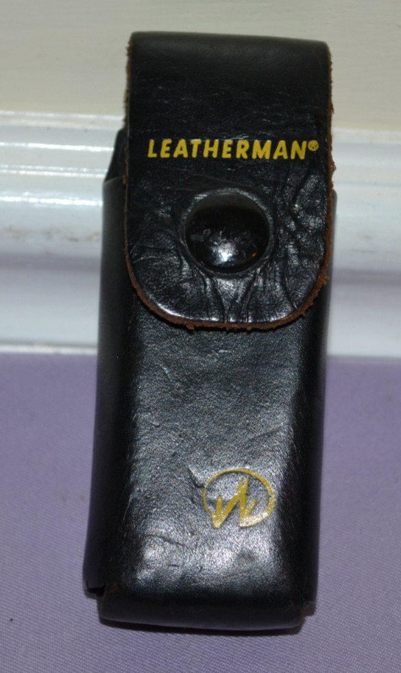 Genuine Leatherman Multi-Tool Black Leather Belt Sheath/Case Only — Good