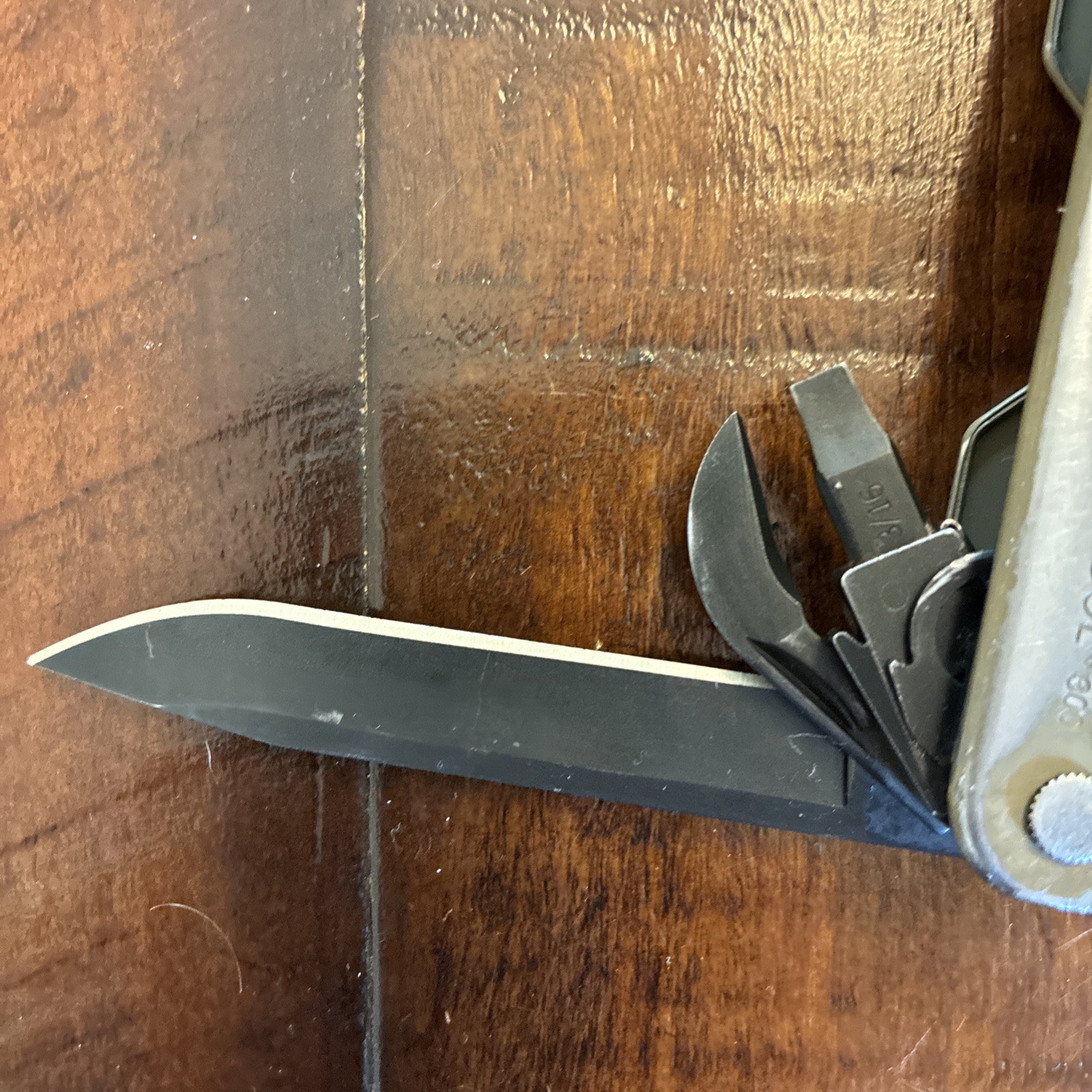 Leatherman Super Tool 300 Multitool Desert Tan / Oxide – Very Good