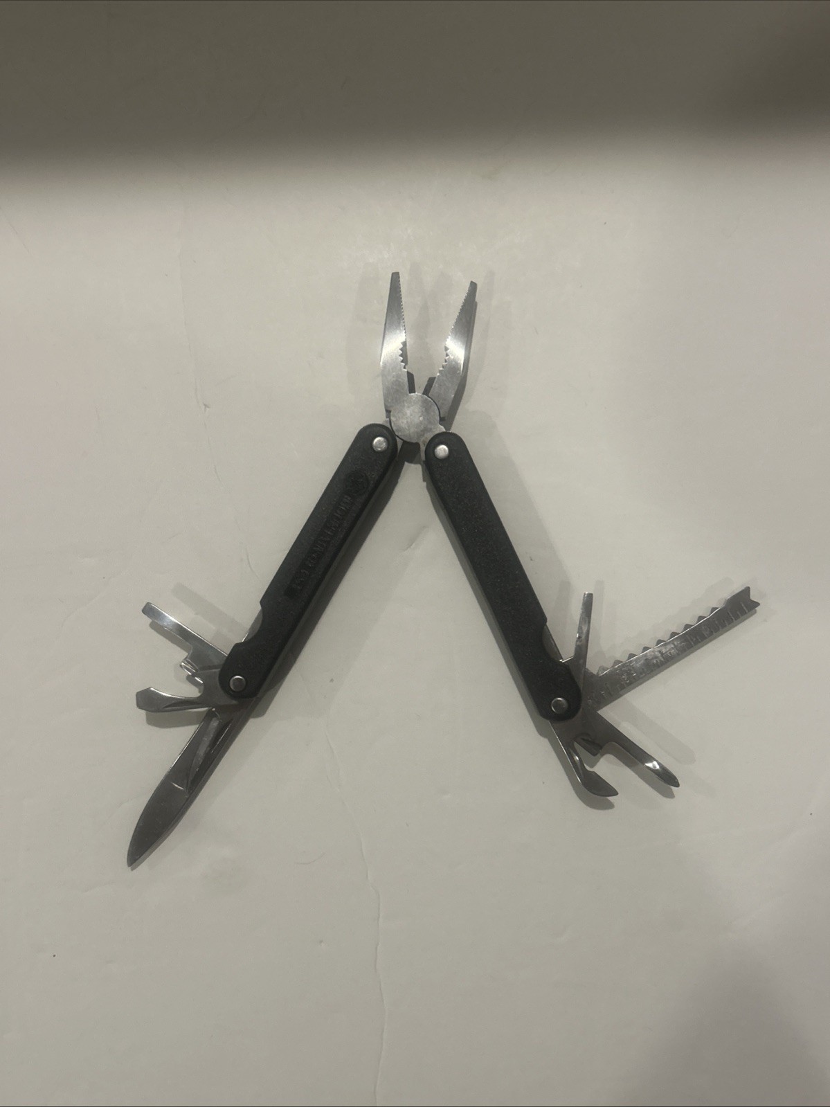 Multi-Tool Multitool Mountain Quest (9-in 1) Black
