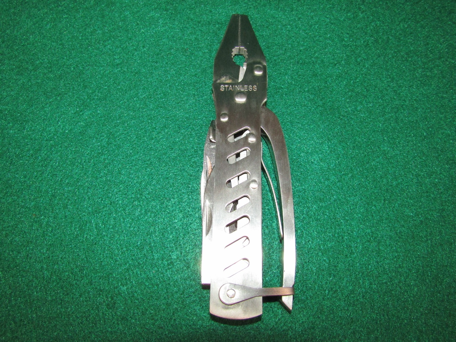 8 in 1 Multi Tool Stainless Steel Pliers Knives Saw File Screw Drivers Sheath