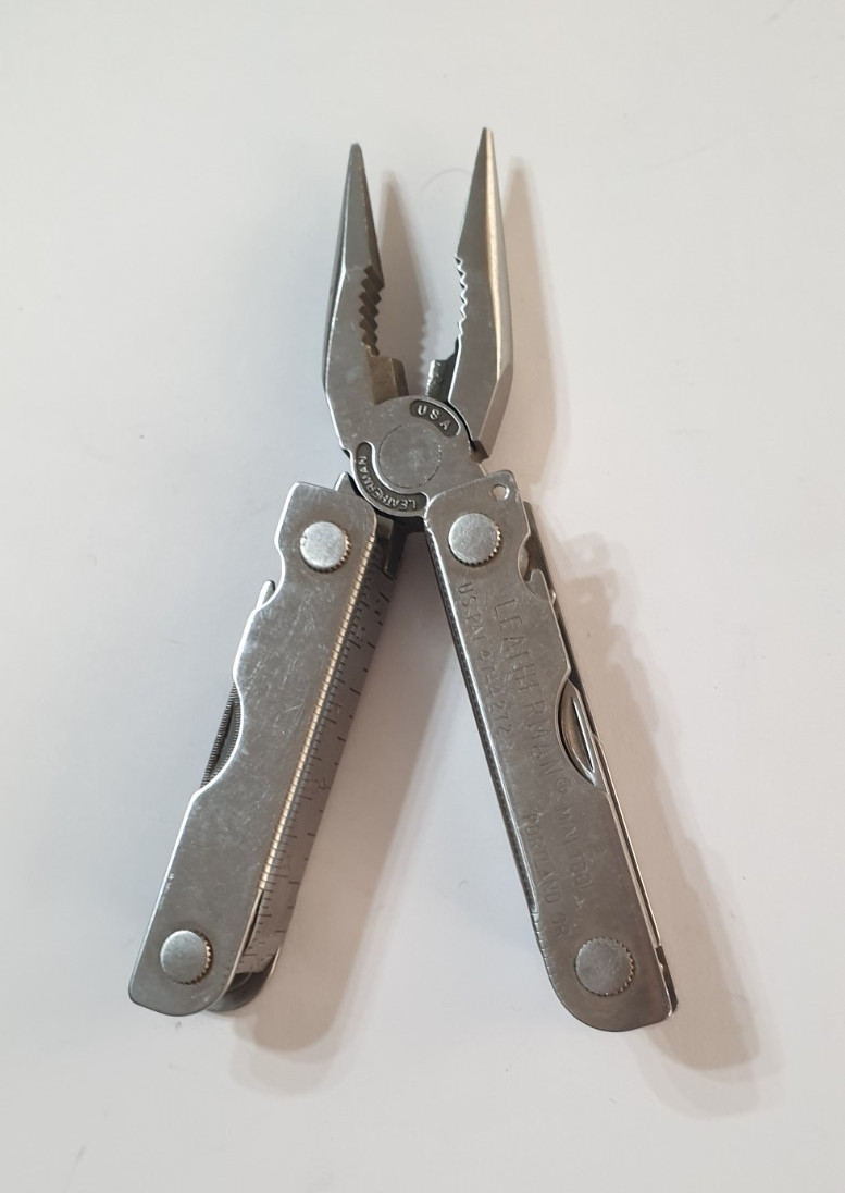 🔥🔥🔥 Leatherman Mini Rare Retired Multi Tool Keychain Fold to Full Size