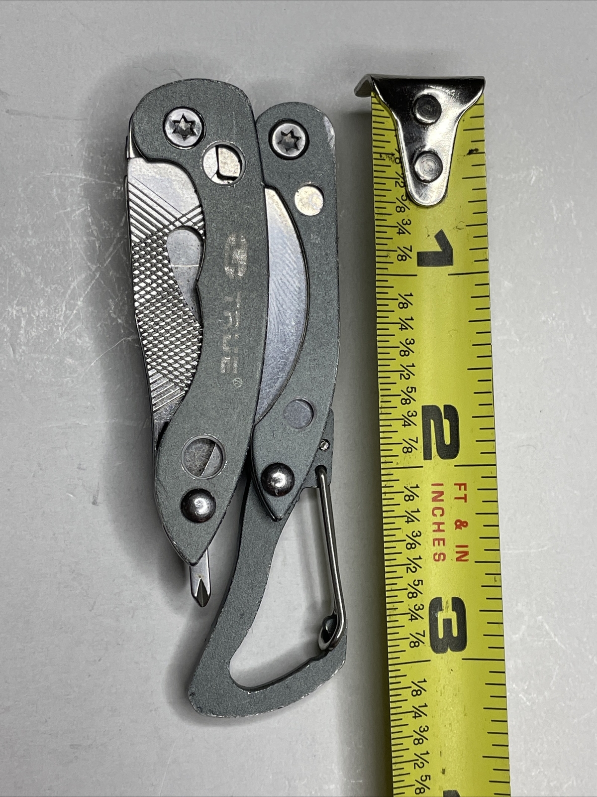 True Utility Model Seven High Quality Multitool knife pliers