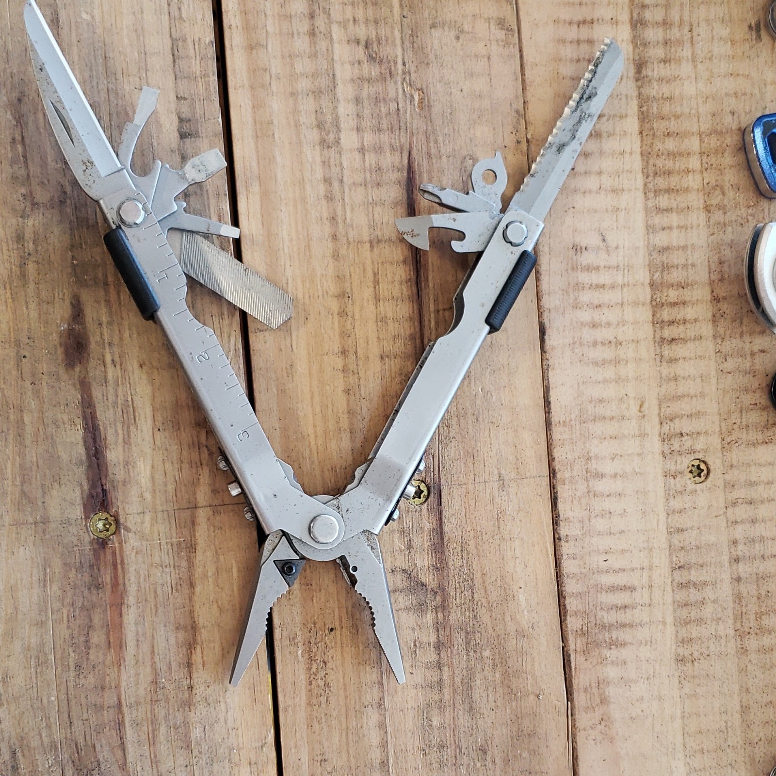 Gerber Multi-Plier 600 12-in-1 Stainless Multi-Tool Pliers Knife File