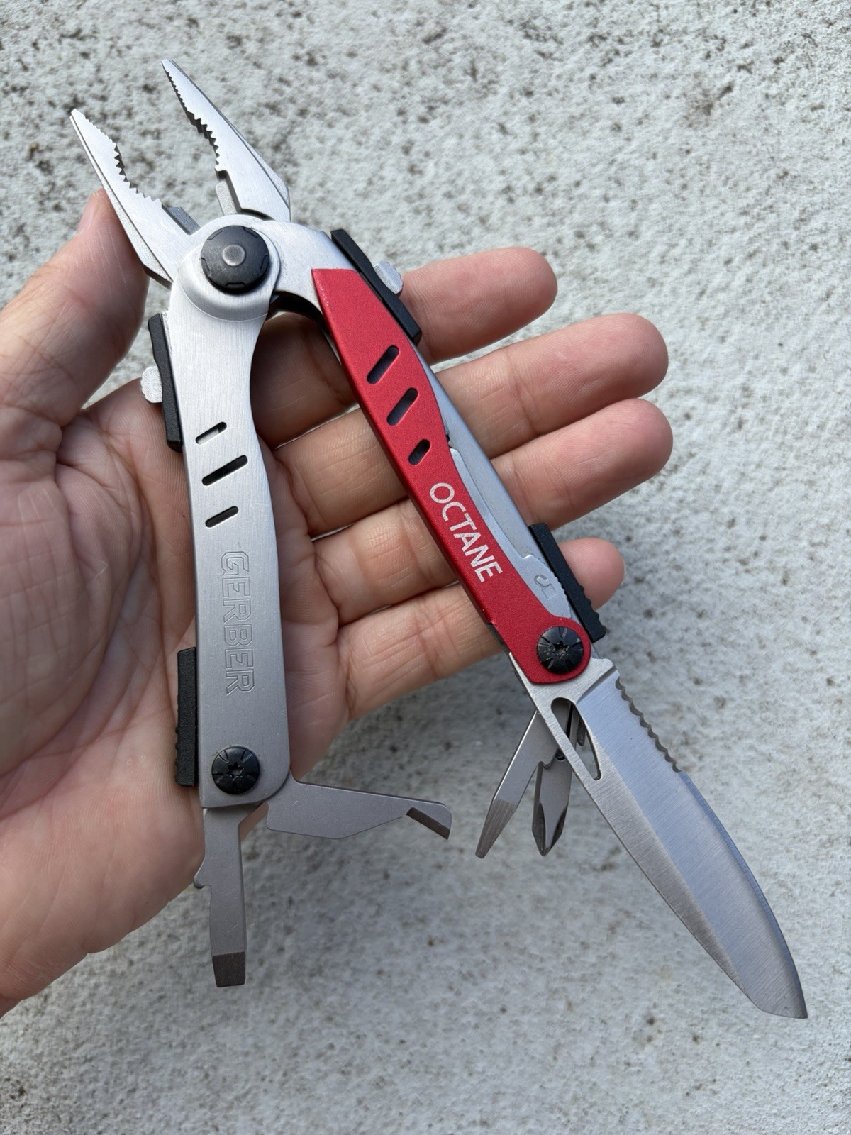 GERBER OCTANE RED/SILVER MULTI-PLIER MULTI TOOL IN SHEATH DISCONTINUED, RARE EXC