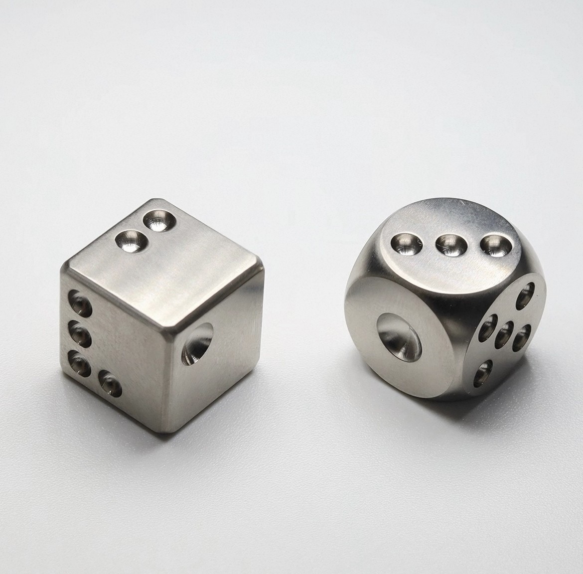 Solid TC4 Titanium Alloy Creative Dice EDC Toy KTV Entertainment Non Fade Gift