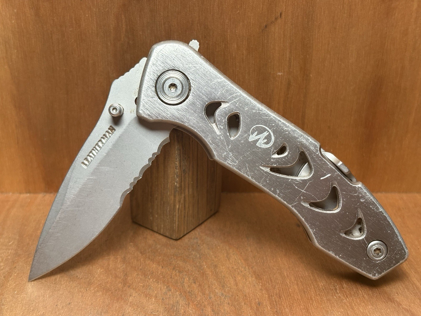 Leatherman C303 420HC Combo Blade Liner Lock Aluminum Handle Carabiner GREAT!