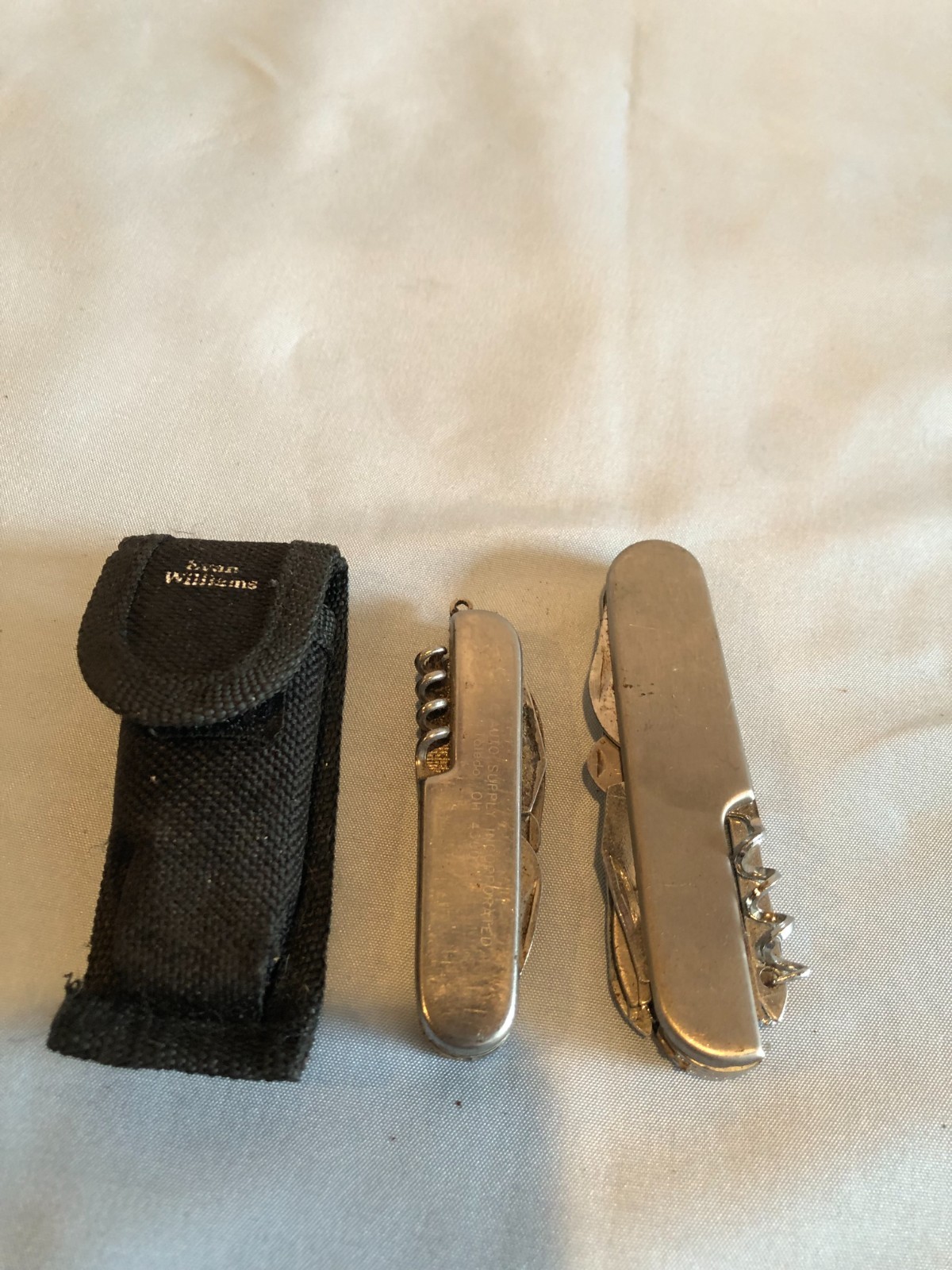 Evan Williams Case – LOT of 2 Multi Tools with 1 Case #F54