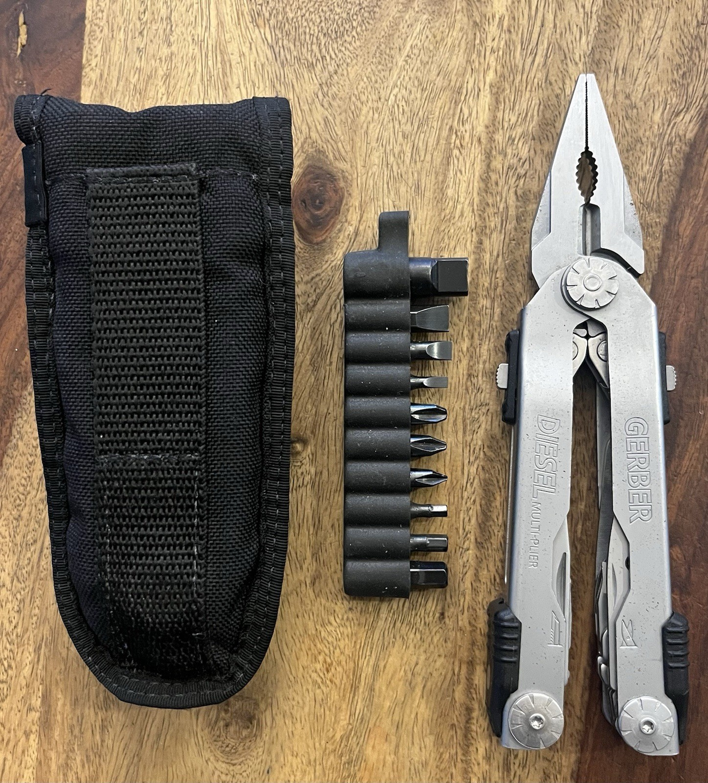 Gerber Multi Tool DIESEL w/Gerber BEAUTIFUL Sheath & Set Of Bits VERY NICE!!