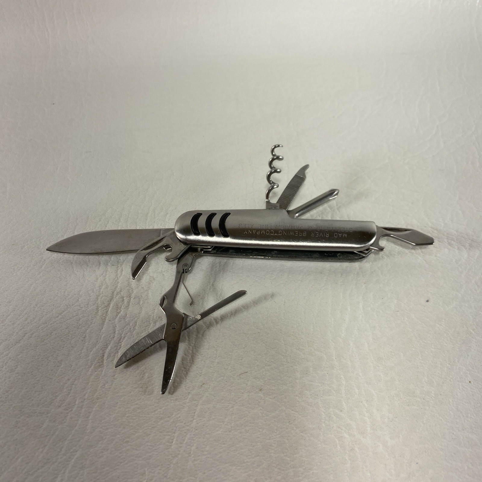 Stainless Steel 7 Features Multifunctional Pocket Folding Tools/Knife/Key Ring