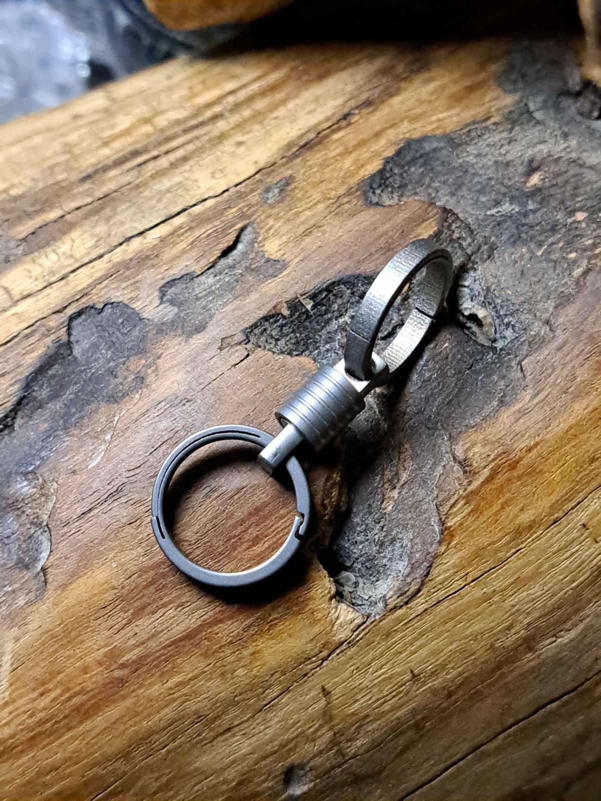 Pro Mini Series Titanium Swivel With 17.5mm Titanium Quicksnap Keyrings