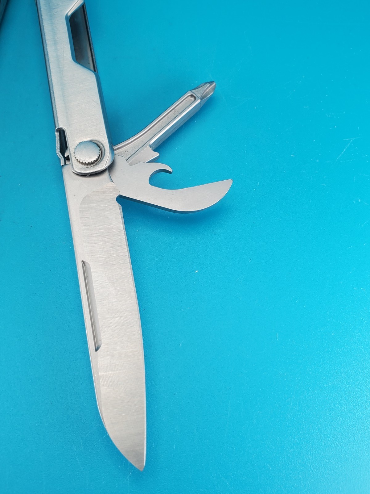 LEATHERMAN Bond Multitool, Stainless Steel Everyday Tool!
