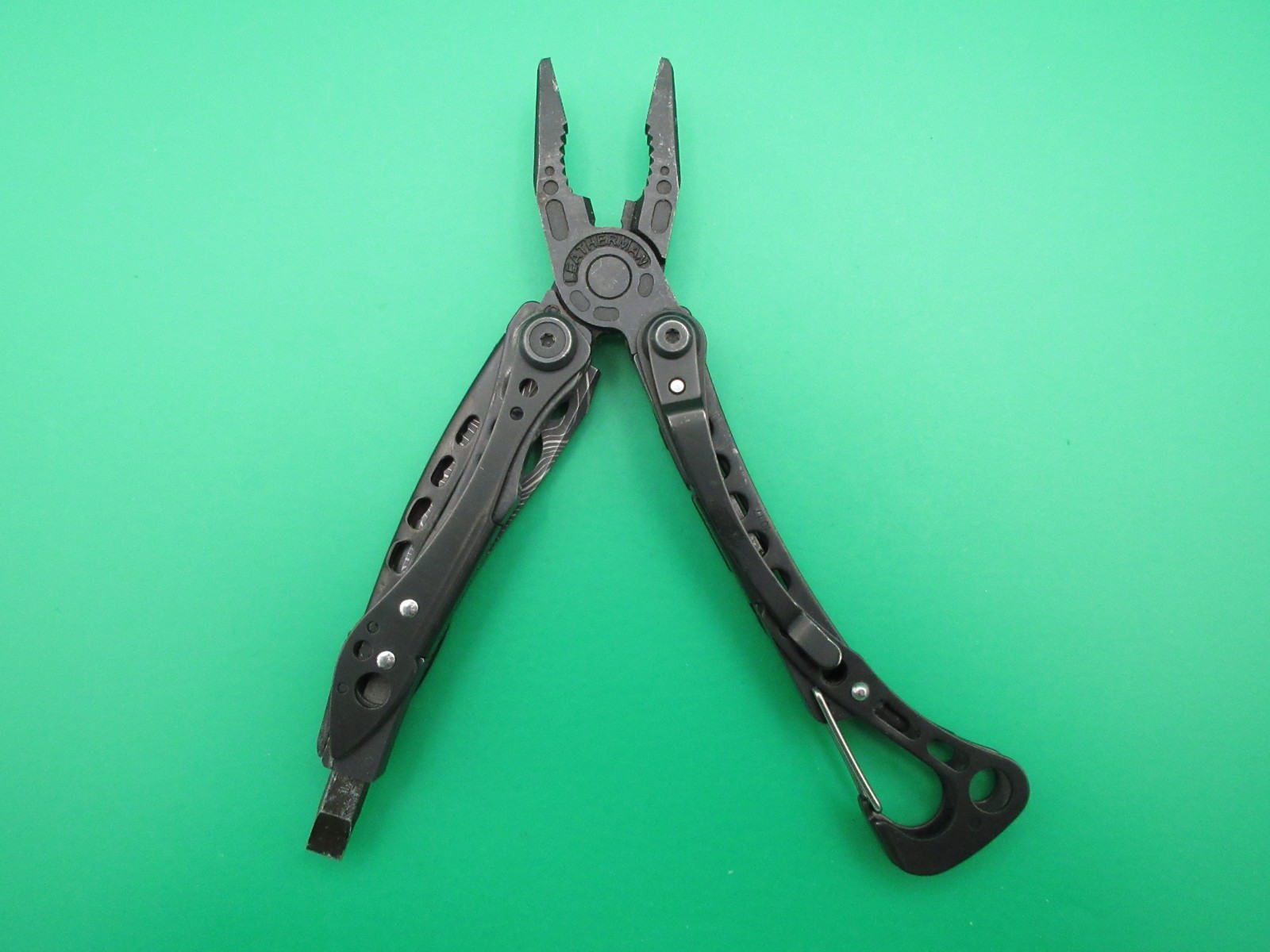Leatherman Skeletool Topo Folding Multi Tool Knife #32A