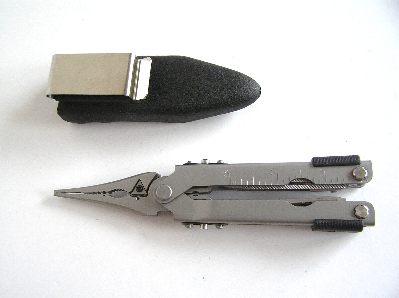 Gerber Fisherman MP600 Multi Tool w Longer Needlenose Plier & RARE Hard Case