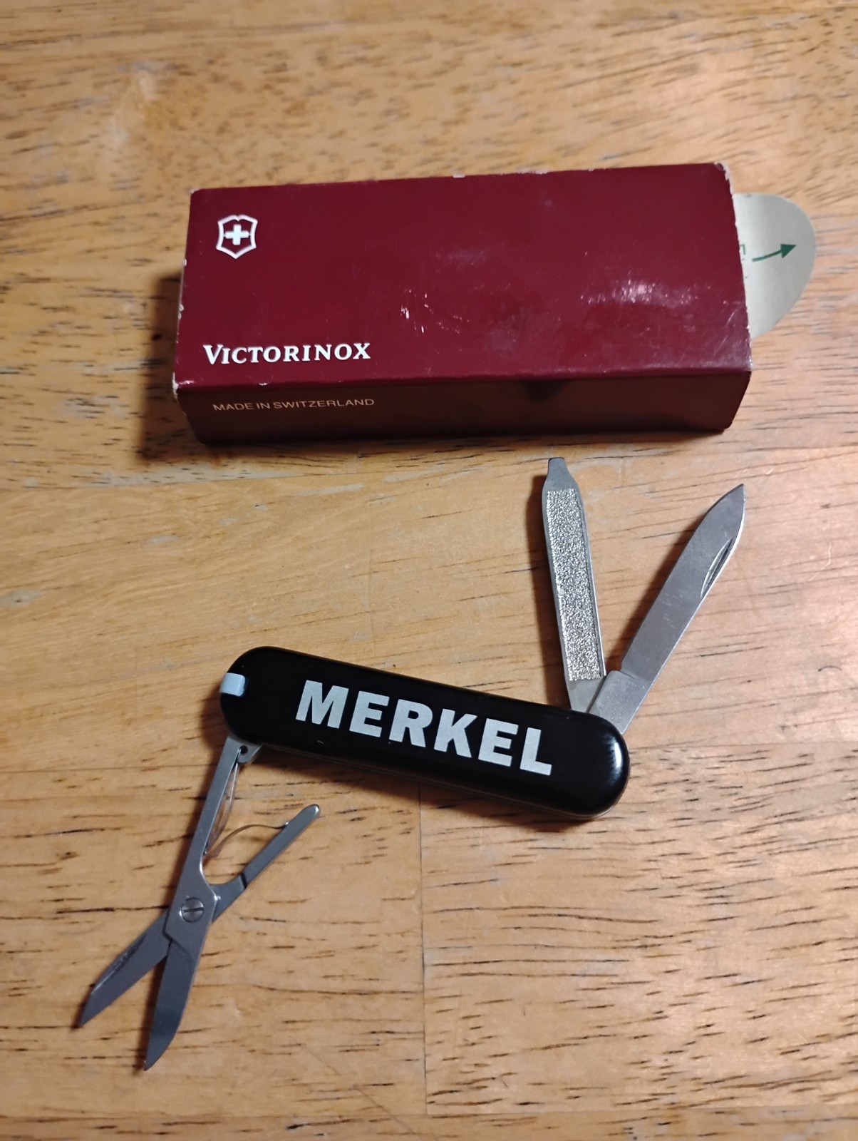 Victorinox MERKEL Swiss Army Multi-Tool Pocket Knife w/ Scissors Toothpick