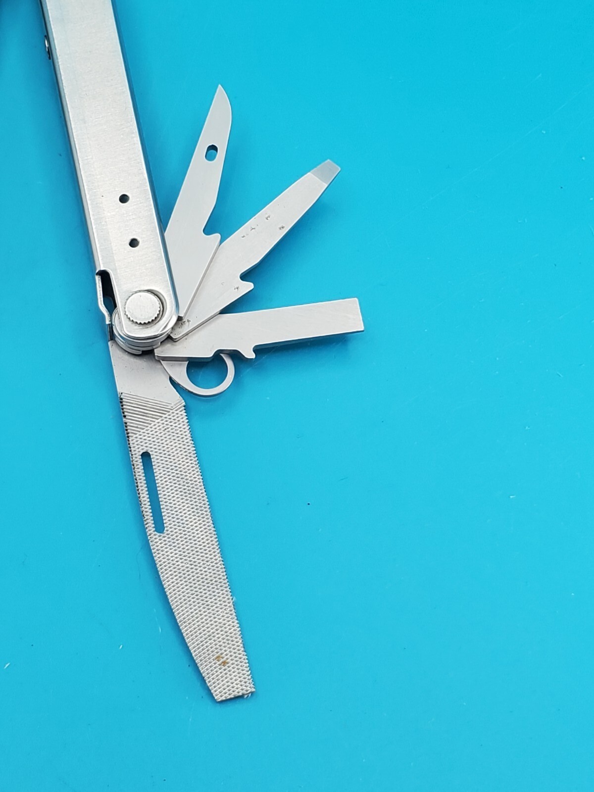LEATHERMAN Bond Multitool, Stainless Steel Everyday Tool!