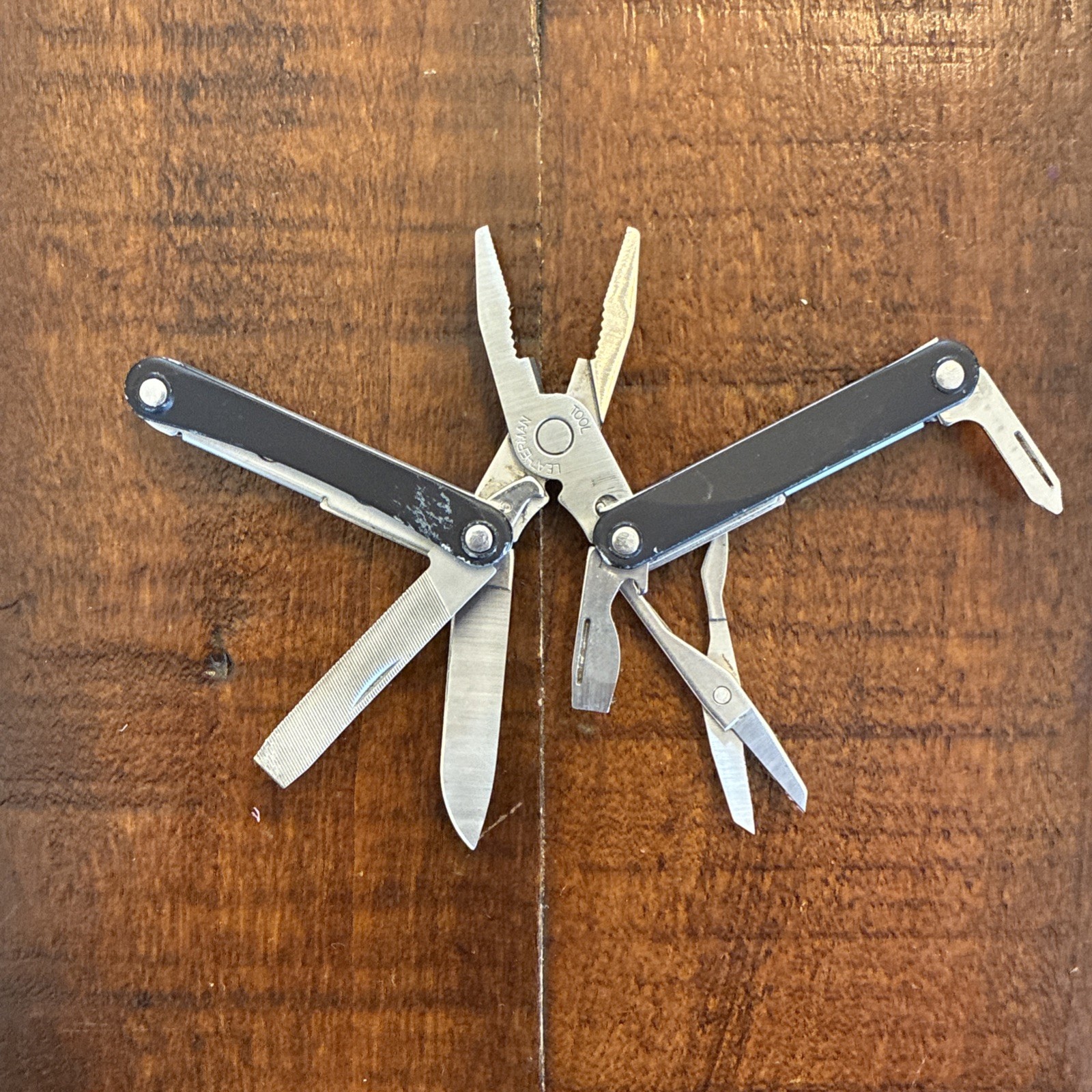 Leatherman Squirt PS4 Multi Tool, Knife, Pliers – Black – Excellent