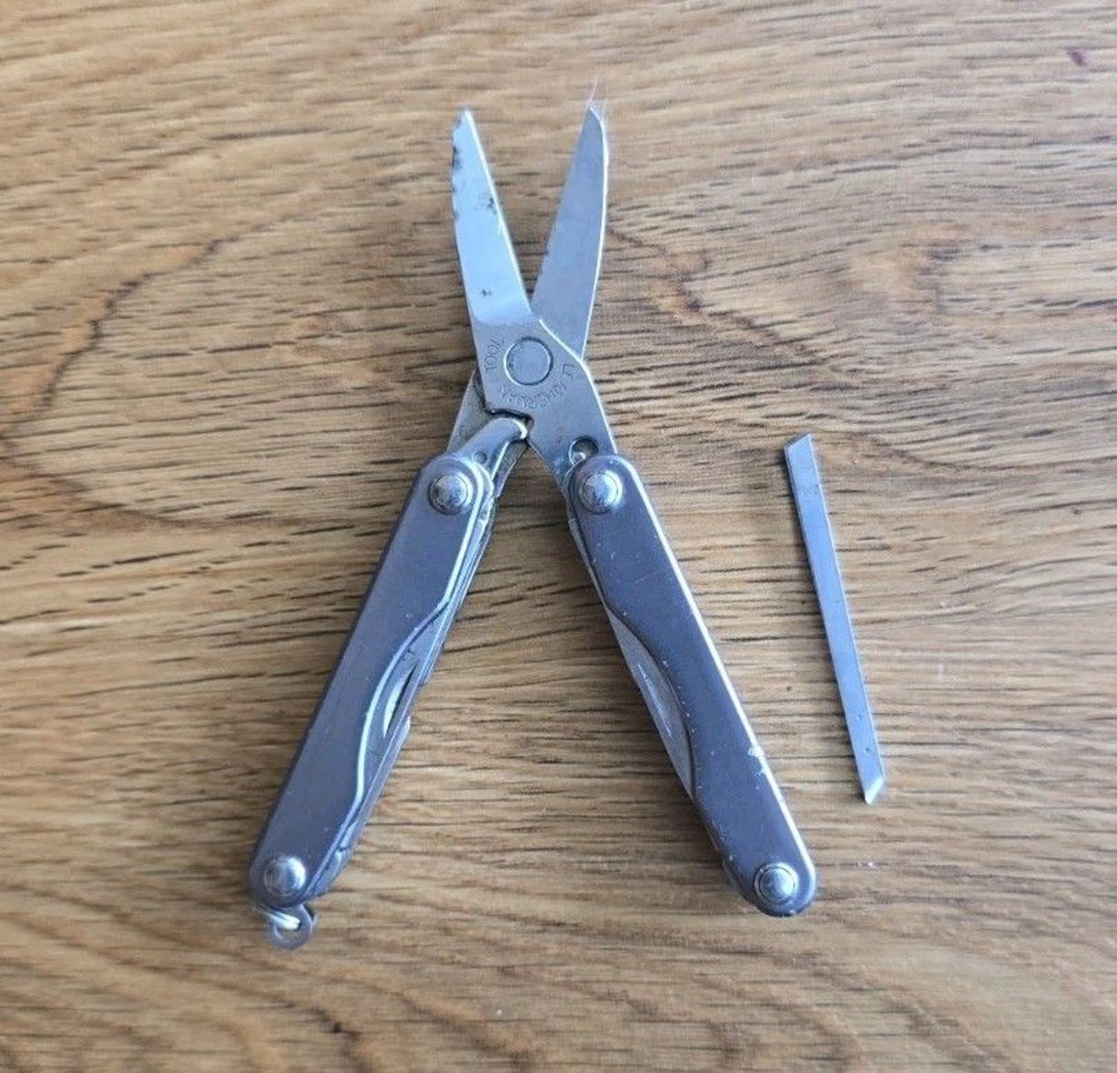 Leatherman Squirt S4 Gray Silver Knife with Original Tweezers Retired Multi-Tool