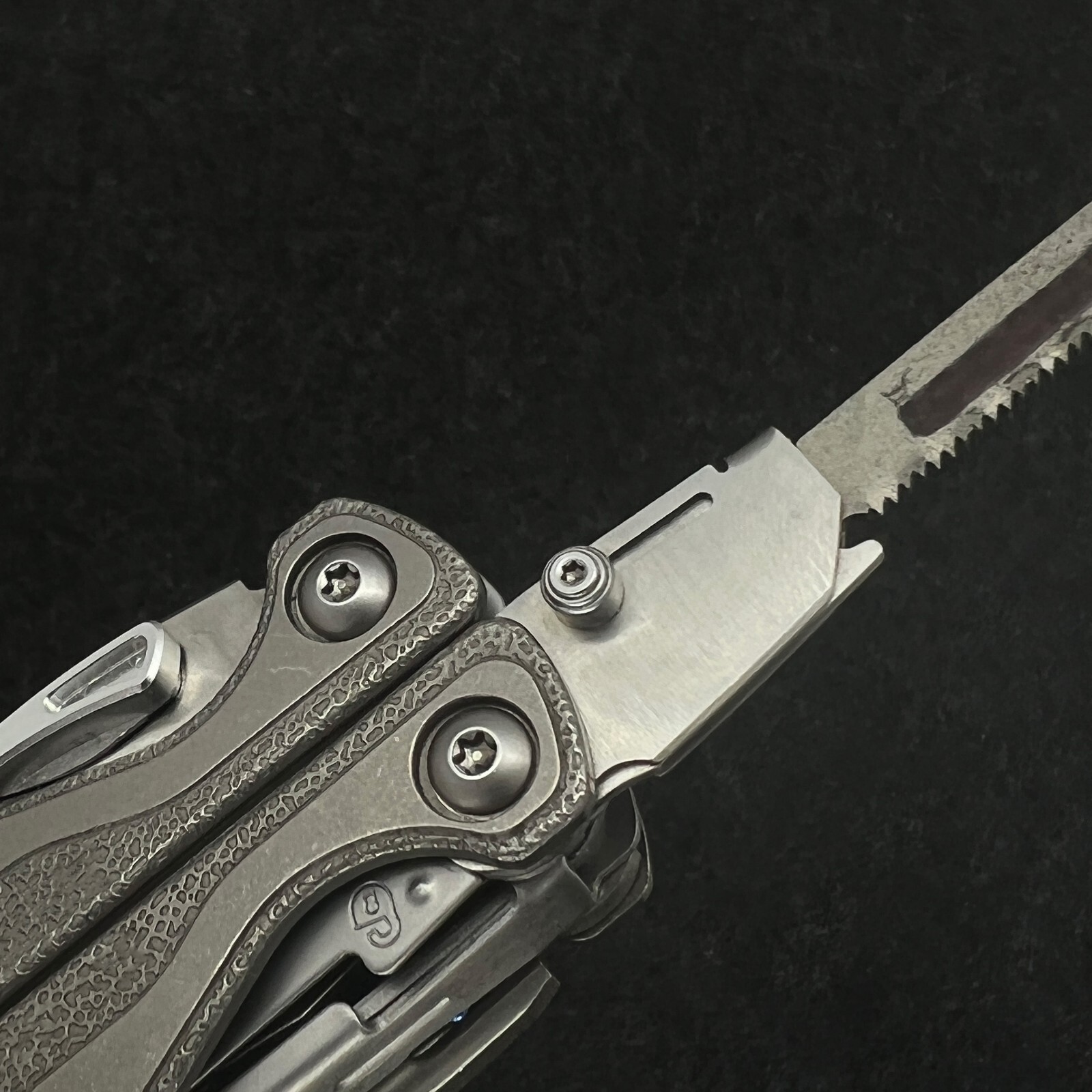 Stainless steel Saw T-Shank Holder with ThumbGrip for Leatherman TTI Wave Signal