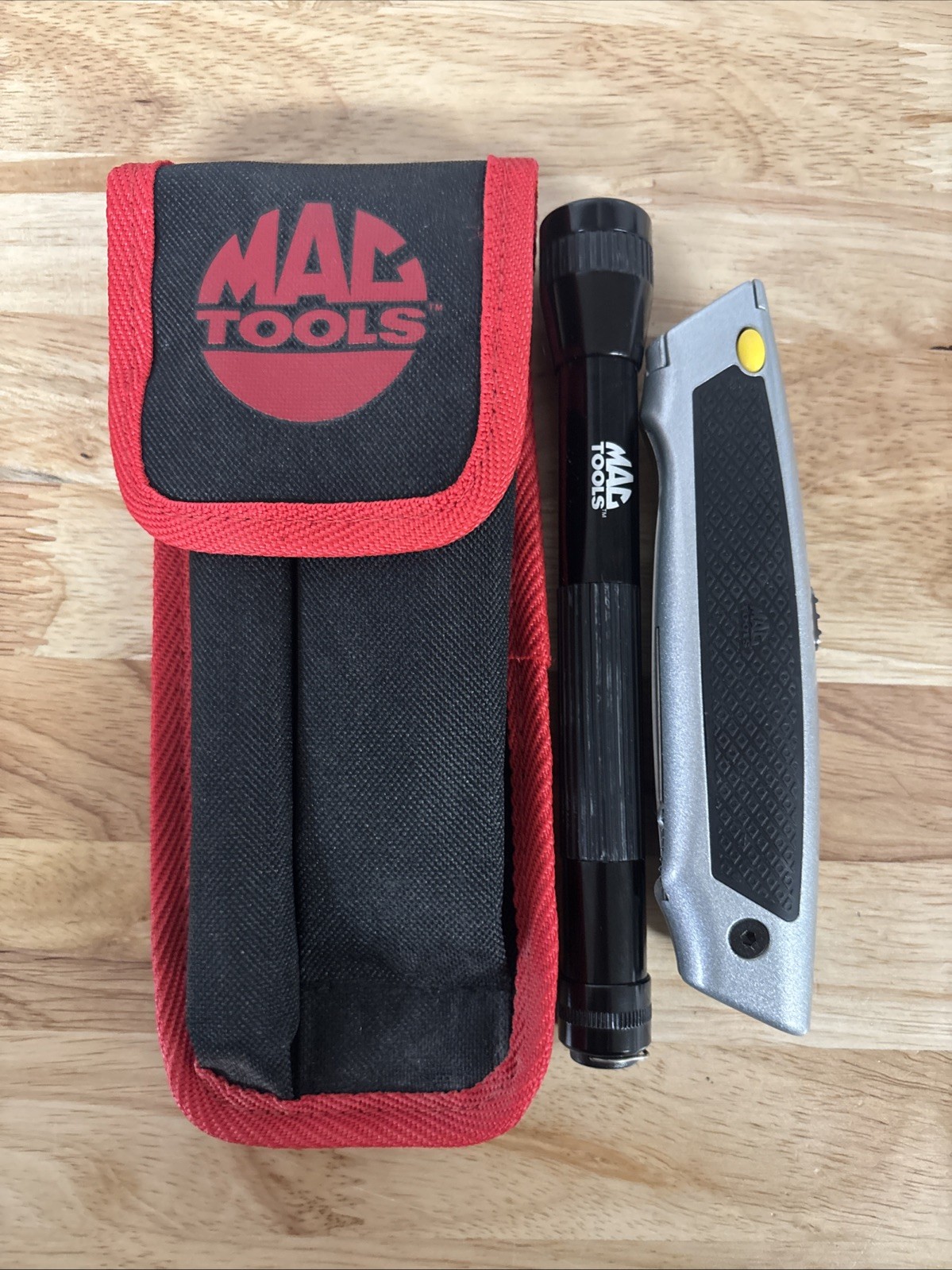 Mac Tools Utility Knife Flashlight With Belt Sheath