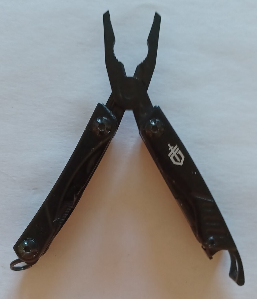 Gerber Dime Multi-Tool, Black, 9-tools, everyday carry, Very nice