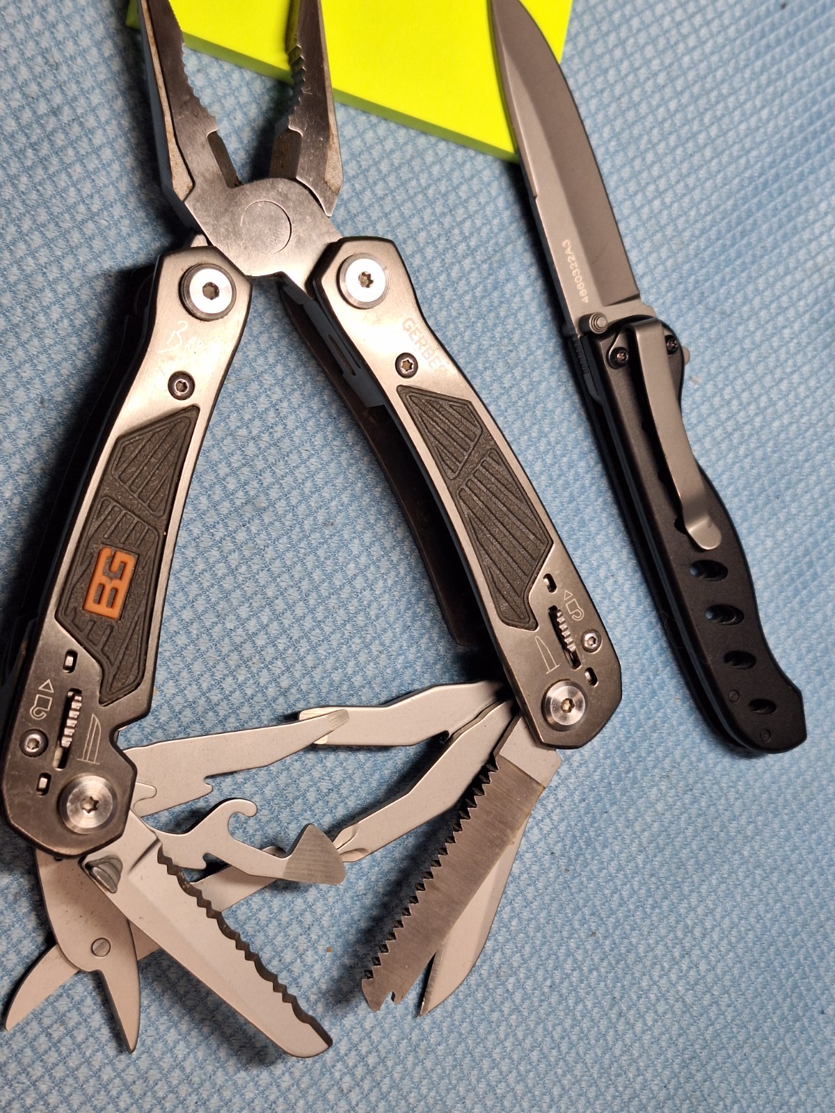 2 GERBER ITEMS BG MULTI TOOL / EVO JR KNIFE EXCELLENT Lot 755