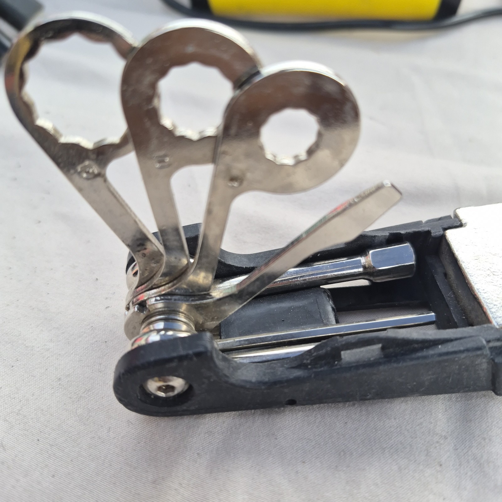 Multi Tool – 7 Functions/Wrench, Allens Screwdrivers 0501