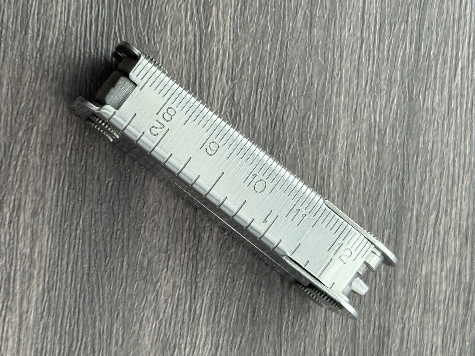 Leatherman MINI TOOL multitool. US PAT PEND w/Pliers Precision Alignment Hole!