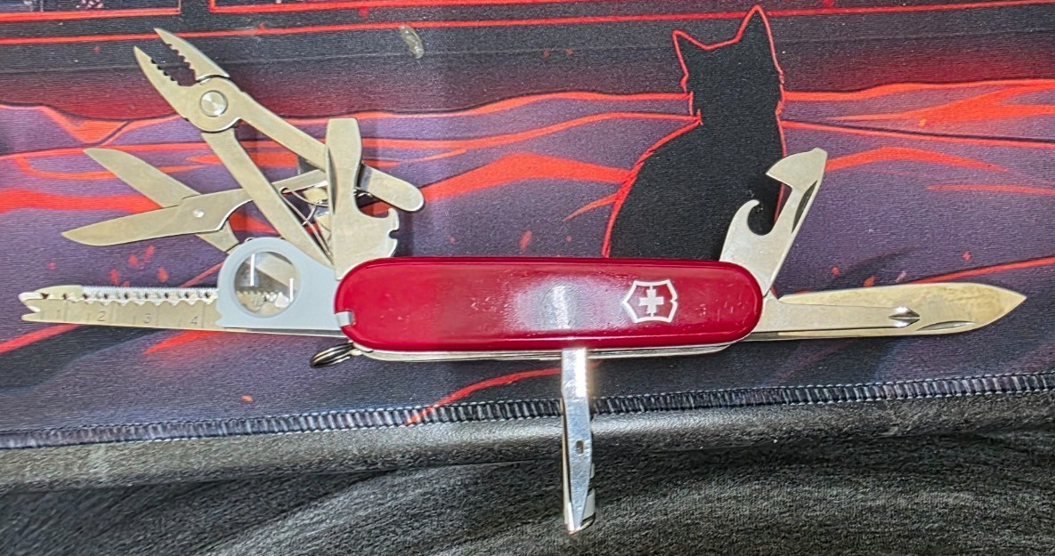 Victorinox Swiss Army Lock Blade Pocket Knife