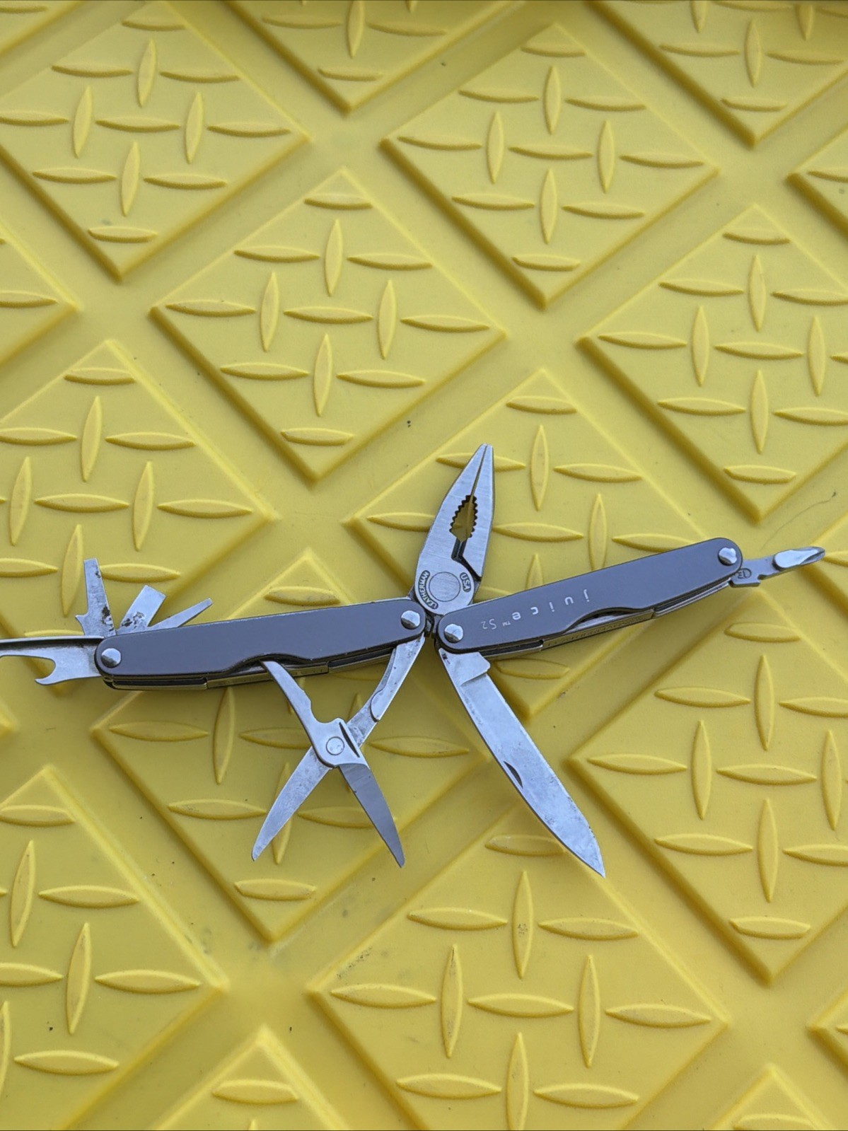 Leatherman Juice S2 Silver Multitool, Discontinued
