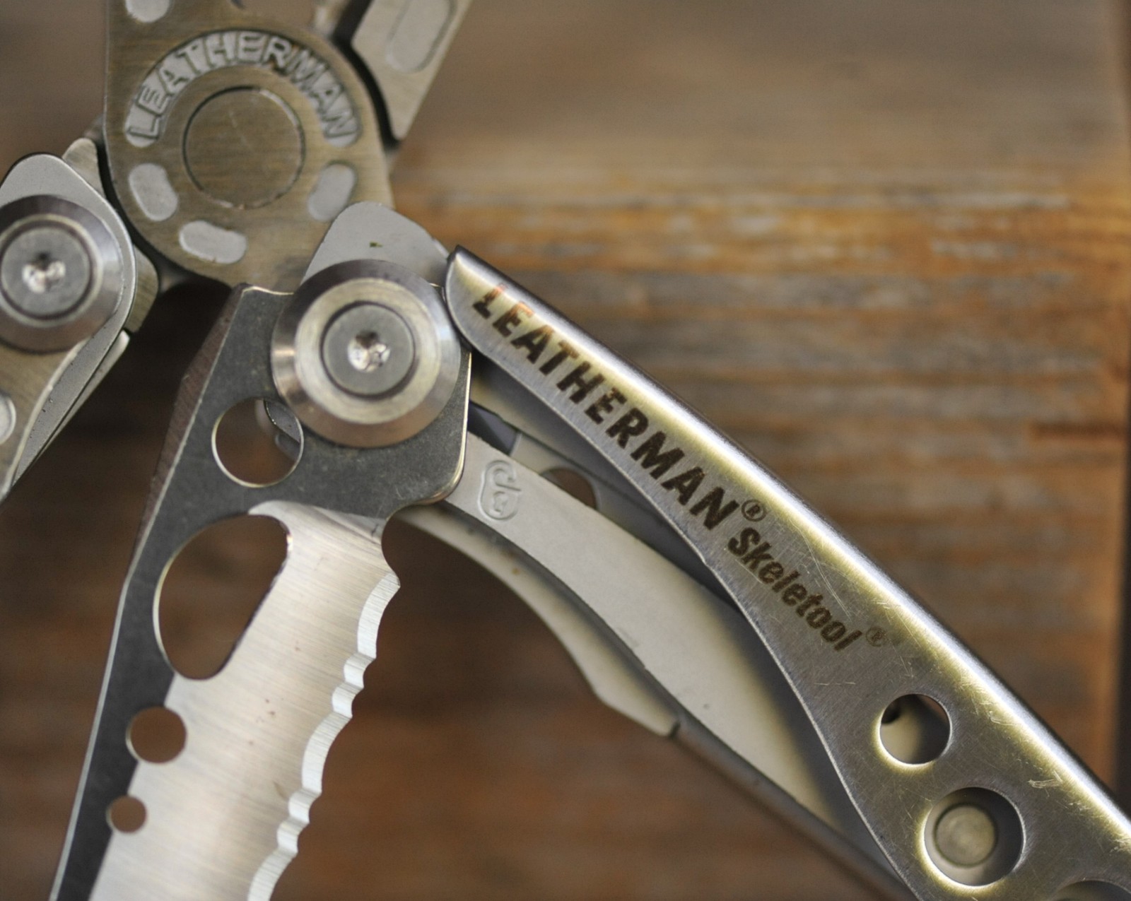 Leatherman Skeletool Multi-Tool, Combo Blade, Bit Driver, Stainless, USA