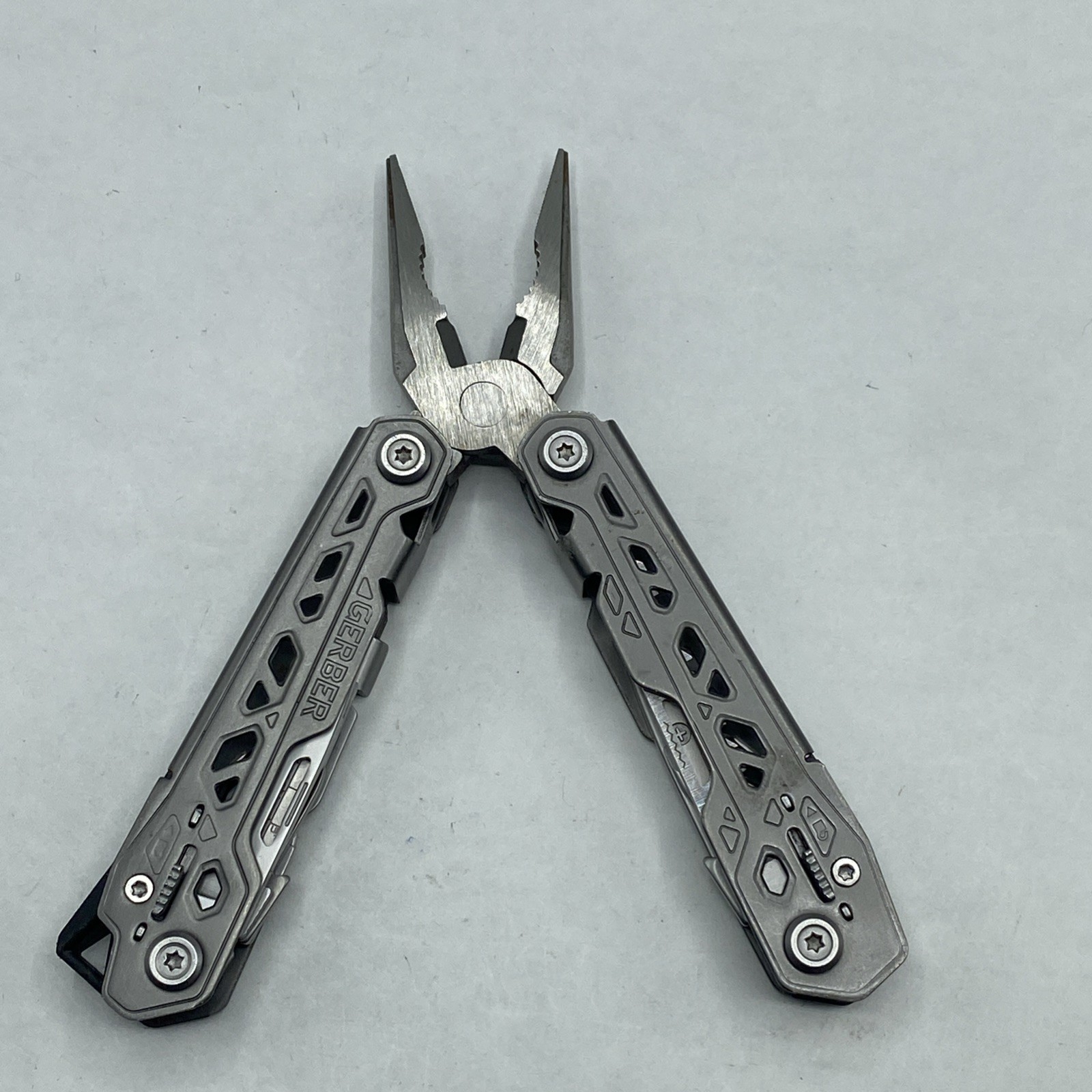 Gerber Truss Multi Tool – Gray